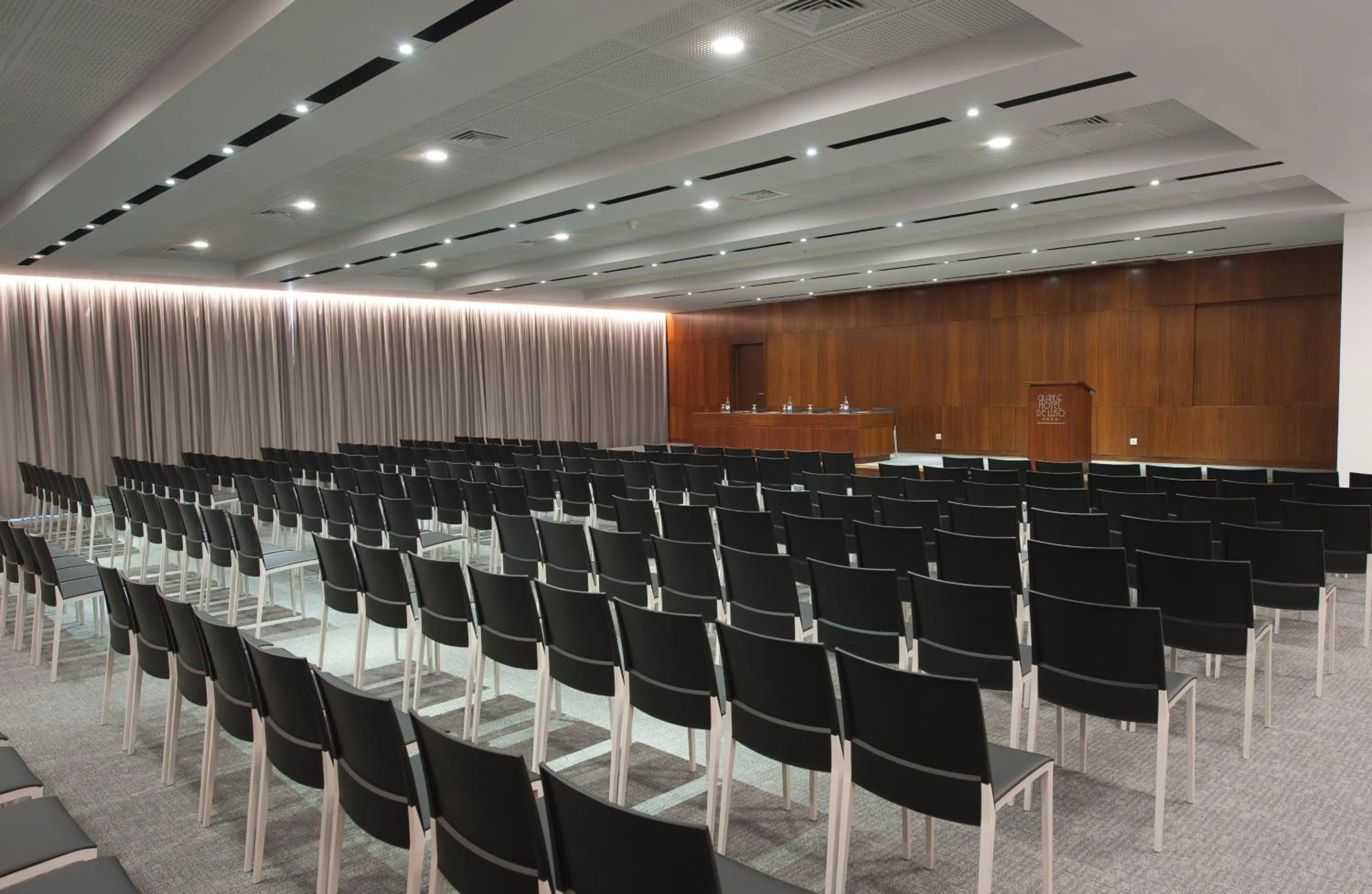Business facilities in Grande Hotel De Luso