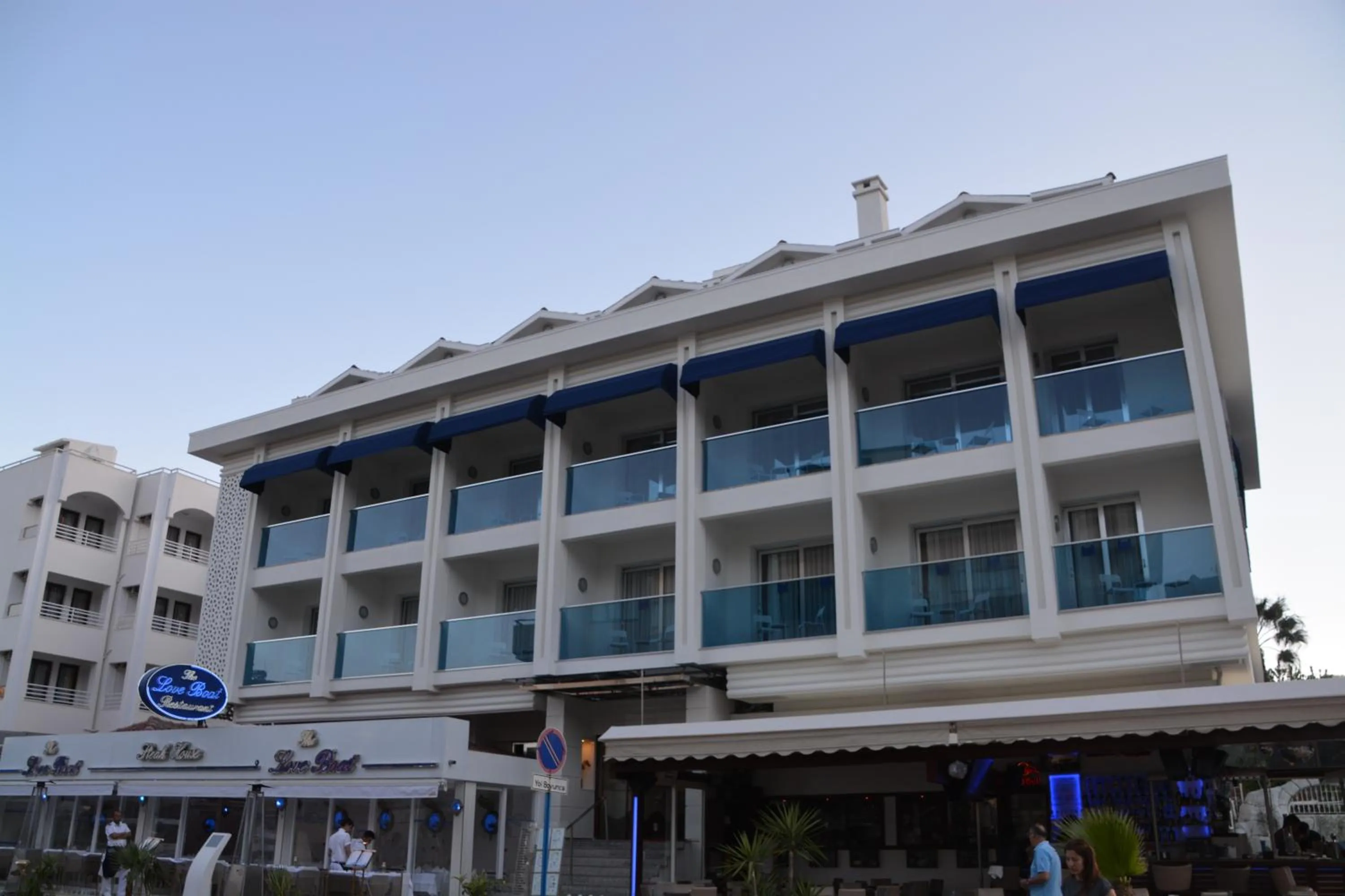 Facade/entrance in Devamli Hotel