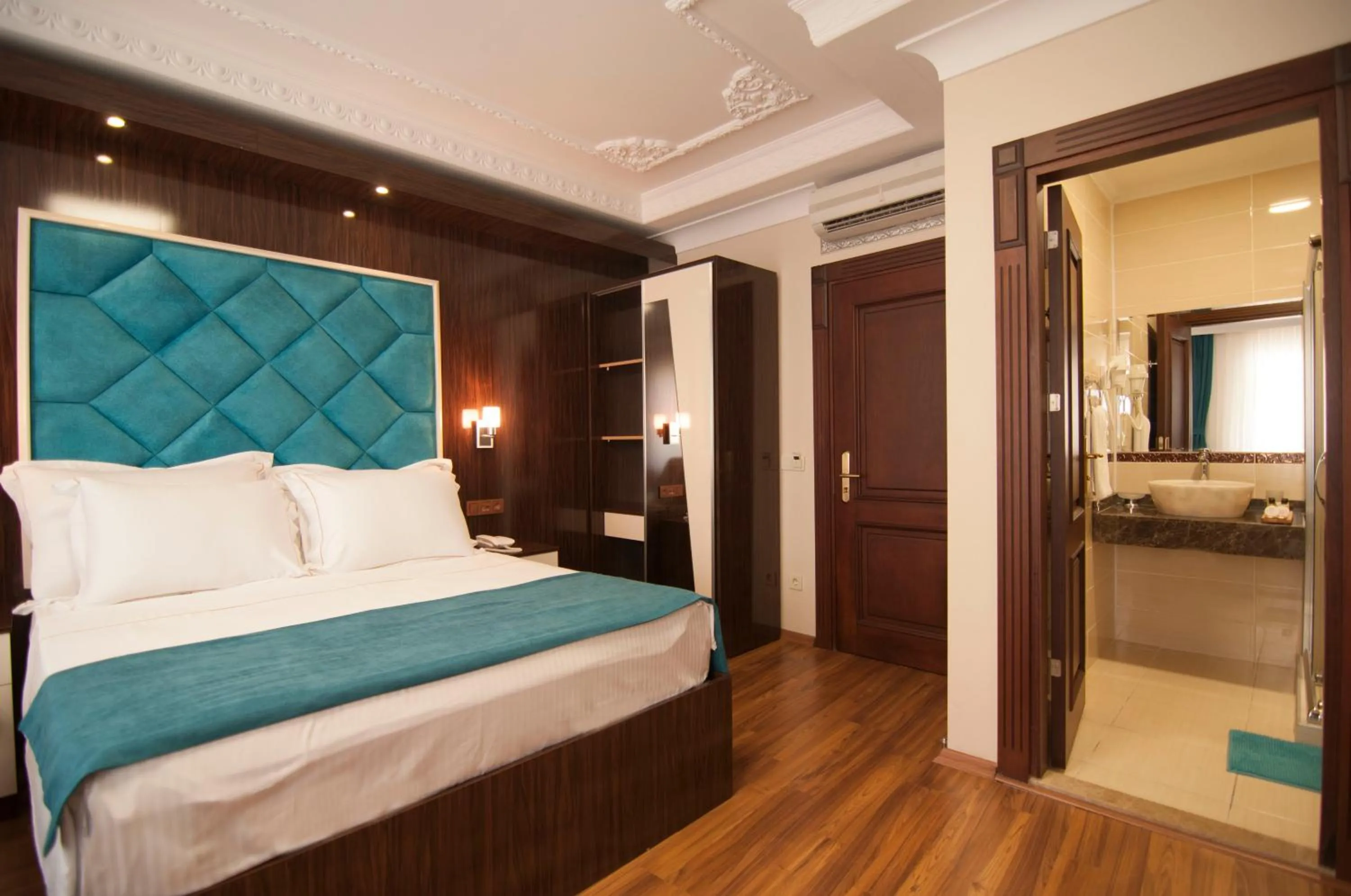 Bed in Akbiyik Suite Boutique Hotel