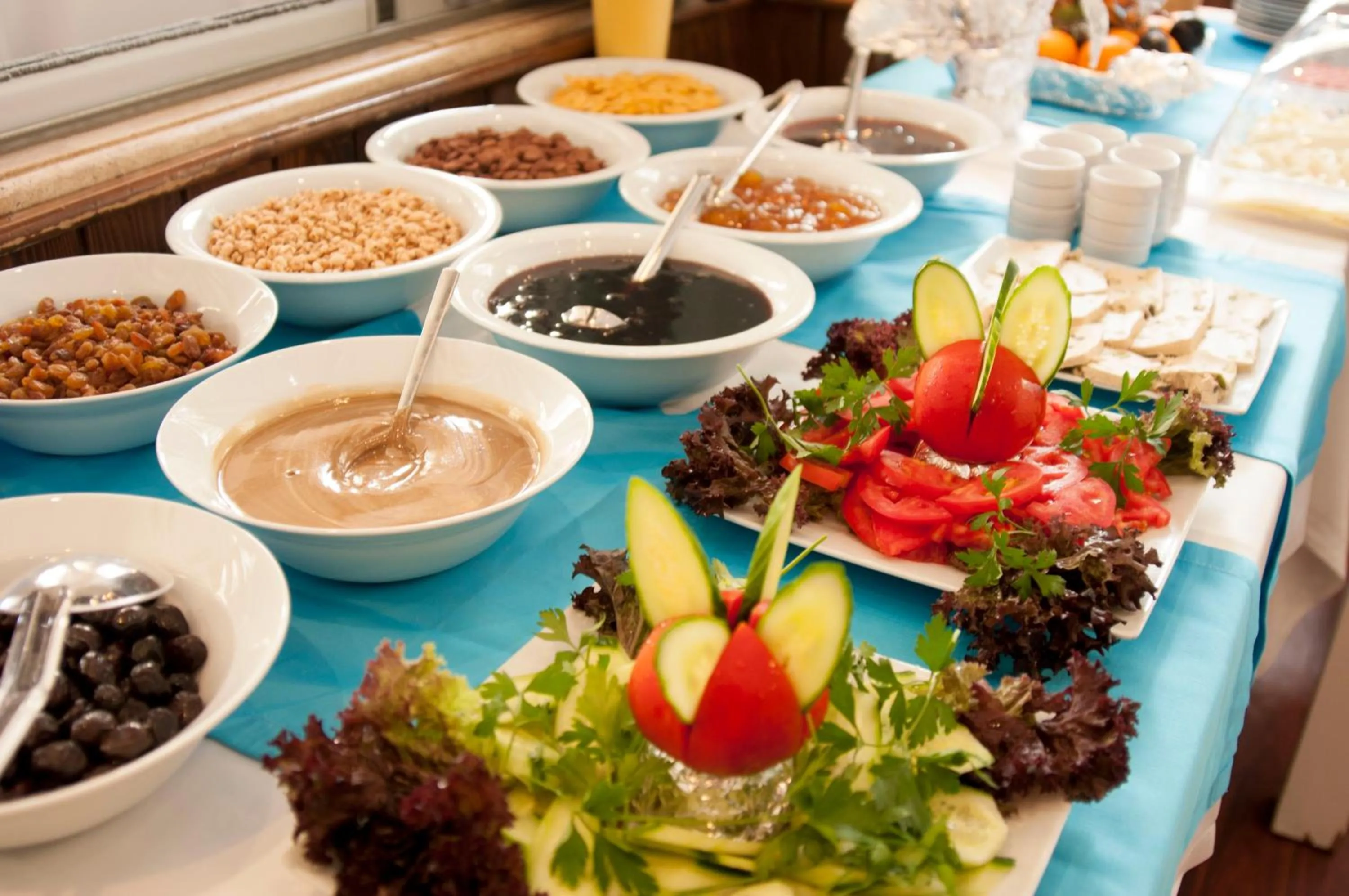 Food and drinks in Akbiyik Suite Boutique Hotel