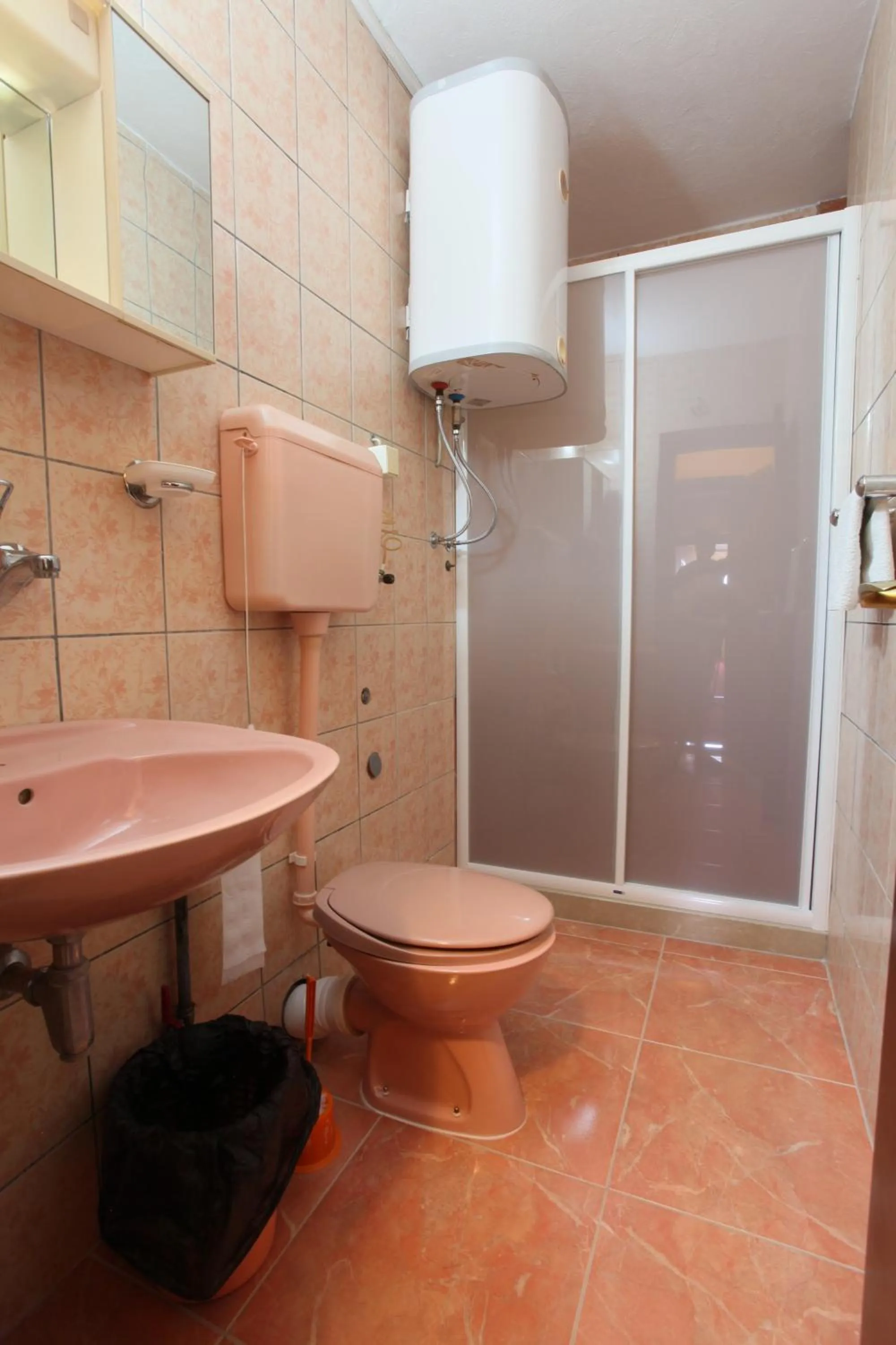 Bathroom in Apartments Memidz