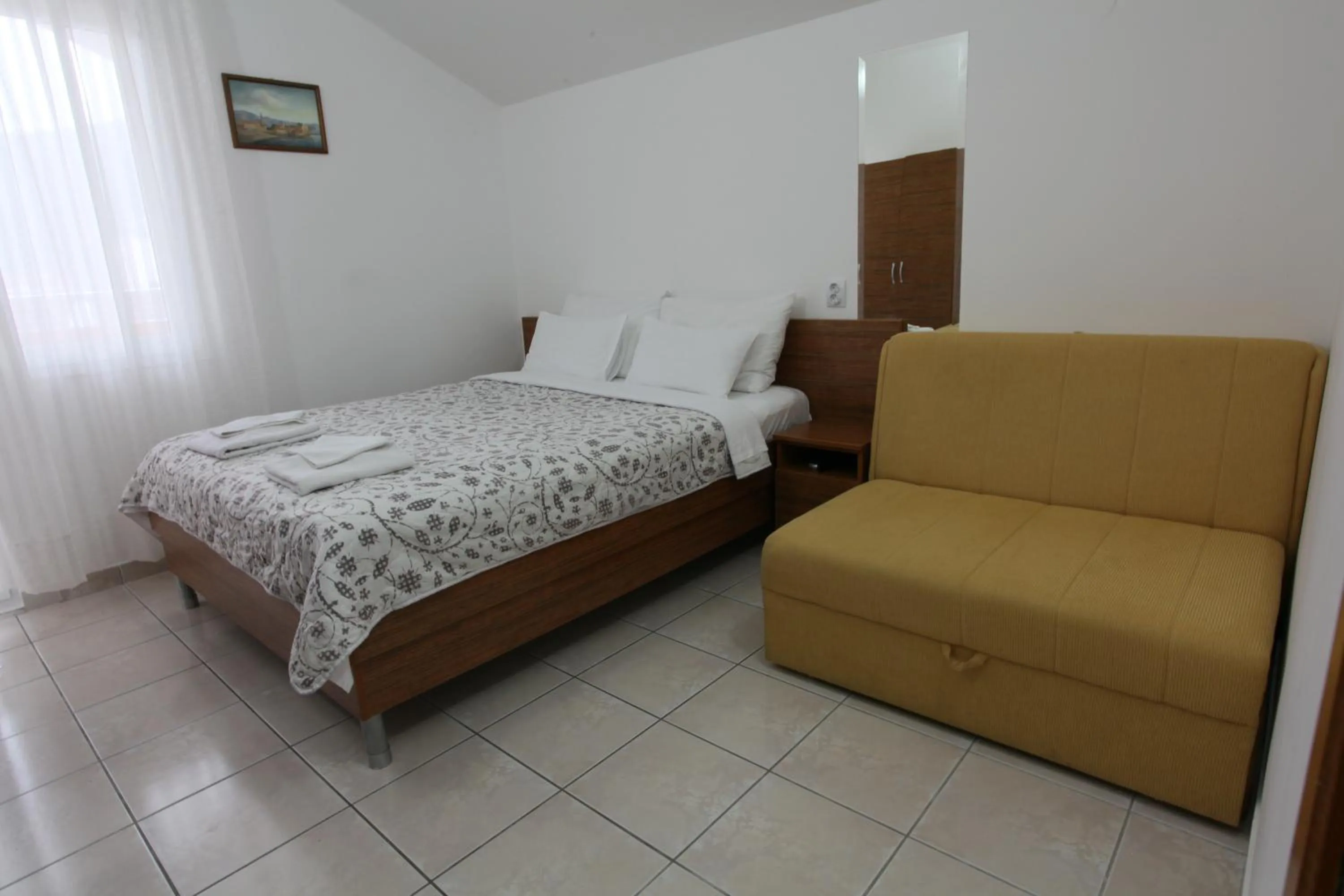 Bedroom, Bed in Apartments Memidz