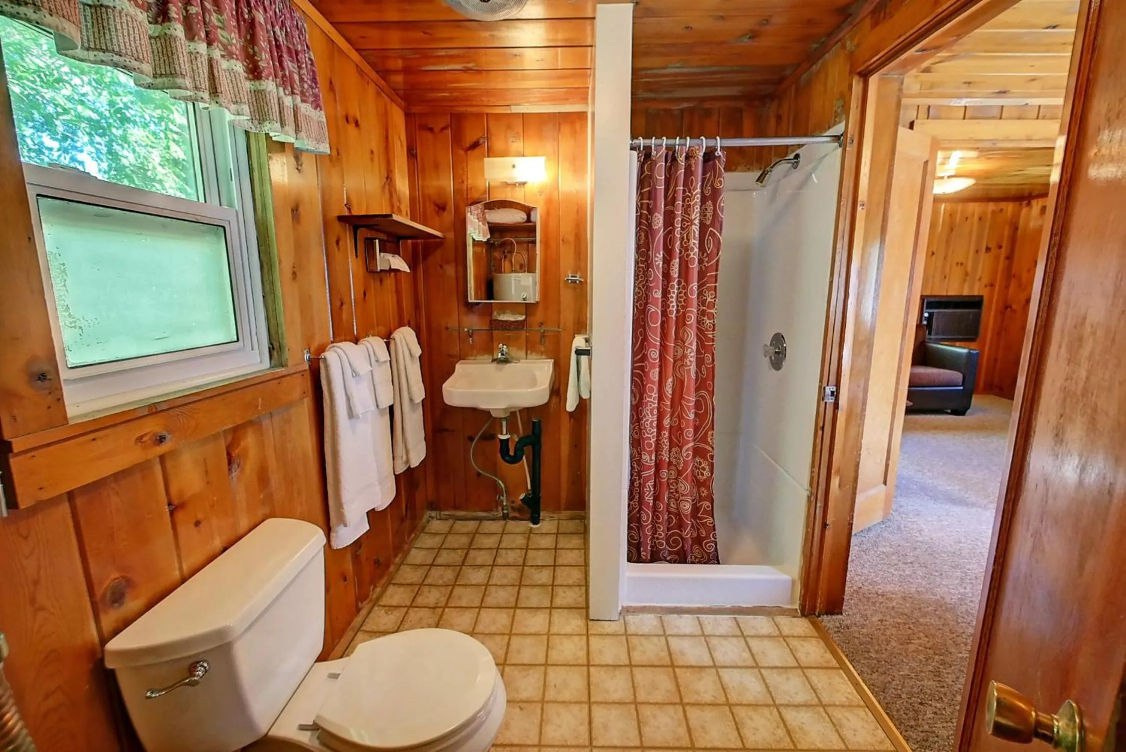 Bathroom in Idle A While Cabins