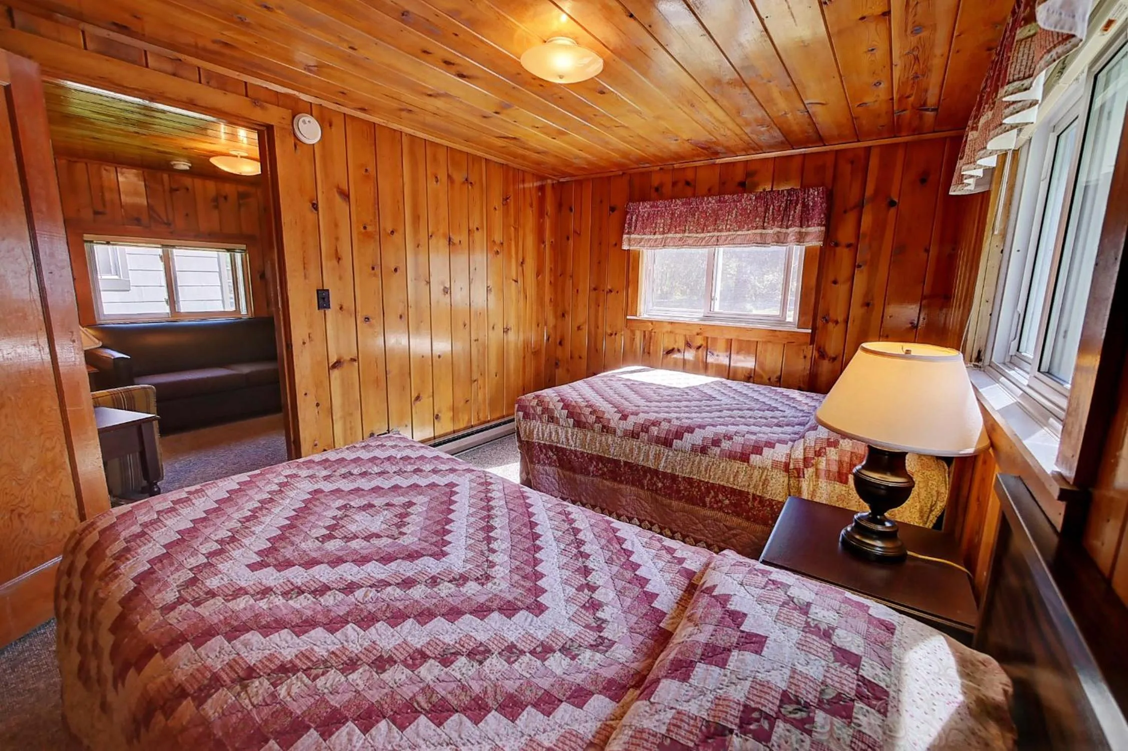 Bedroom, Bed in Idle A While Cabins