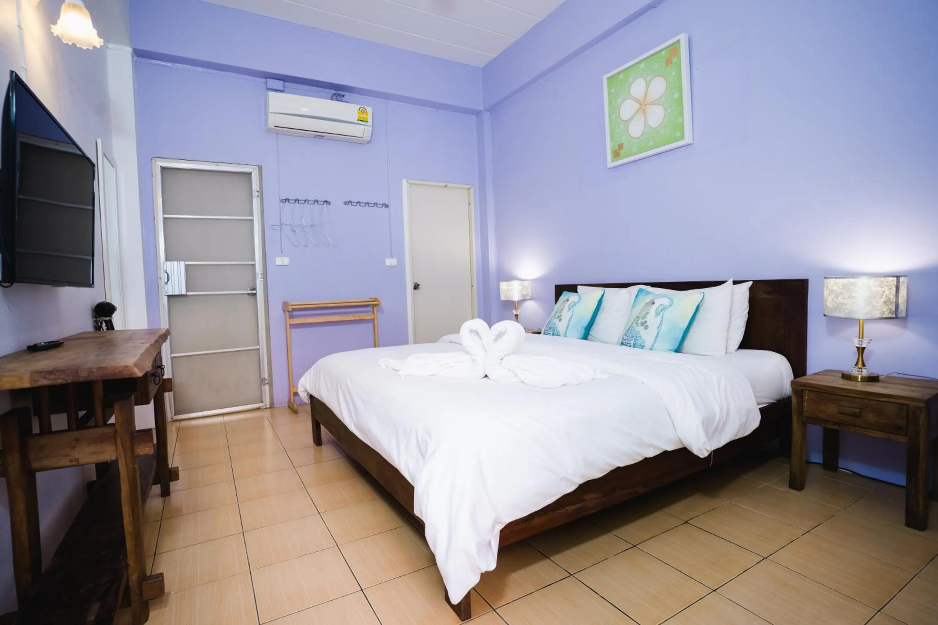 Photo of the whole room, Bed in Sabuy Chiangmai