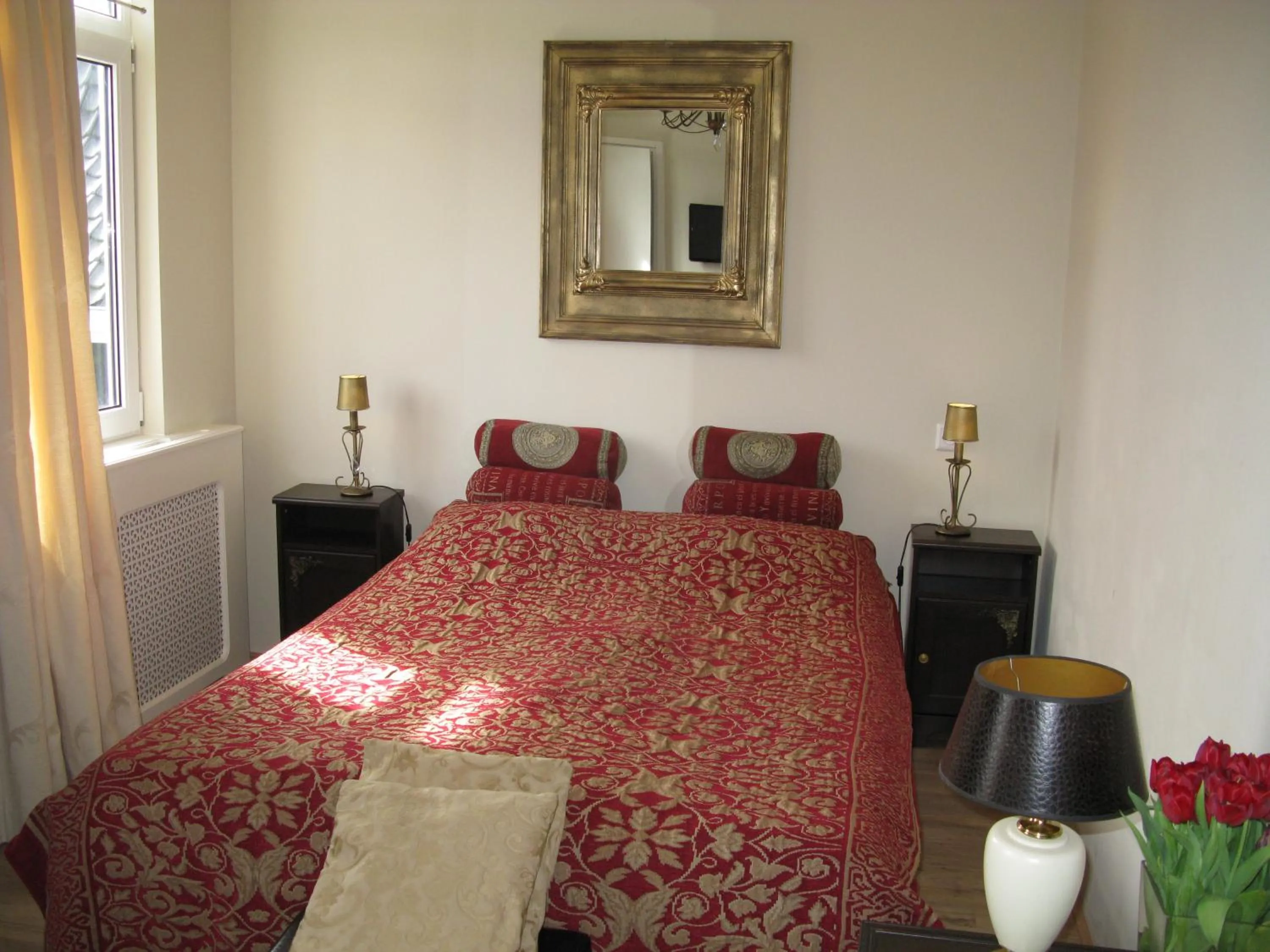 Bed in Pension Zee en Duinzicht