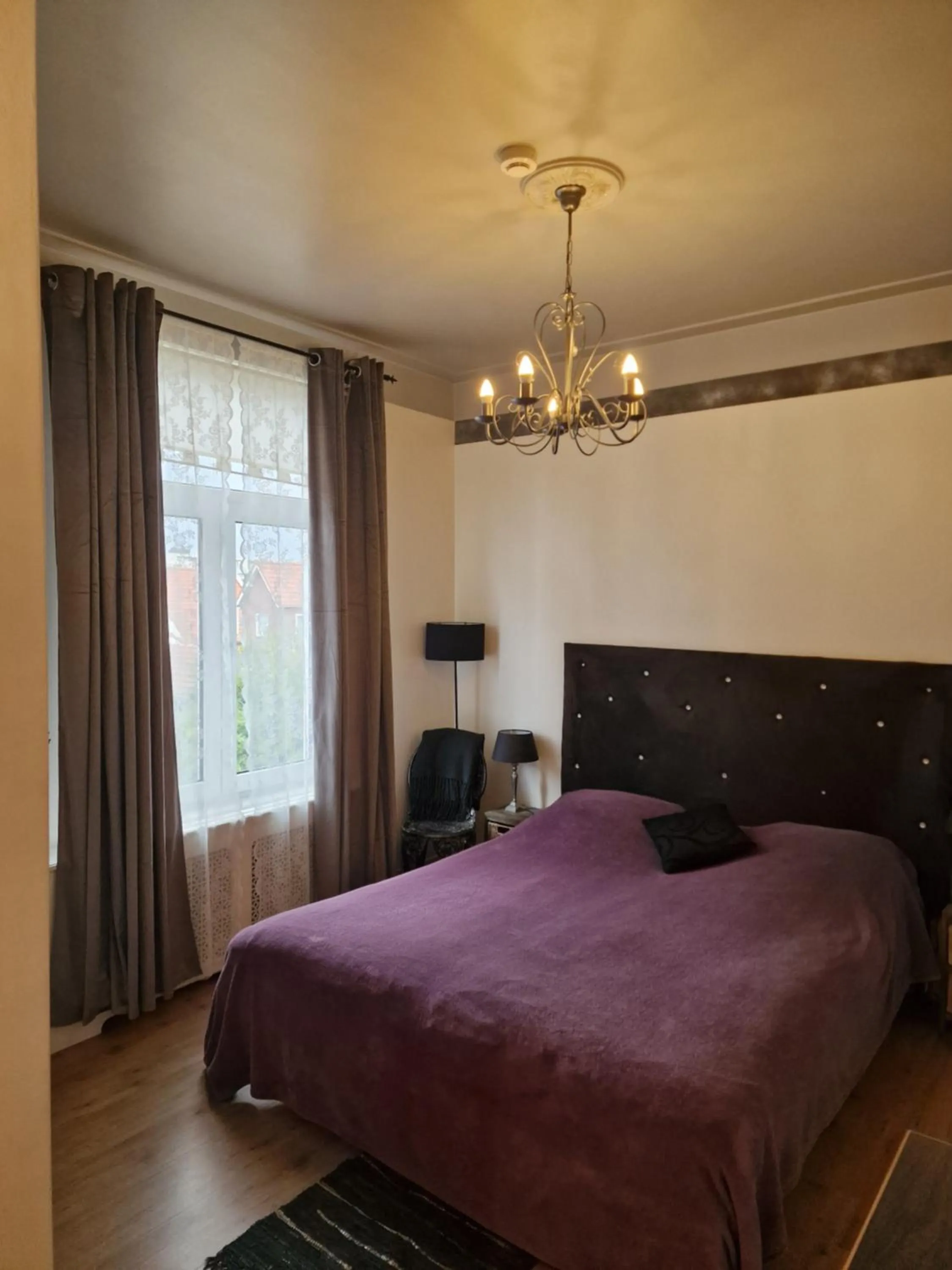 Bed in Pension Zee en Duinzicht