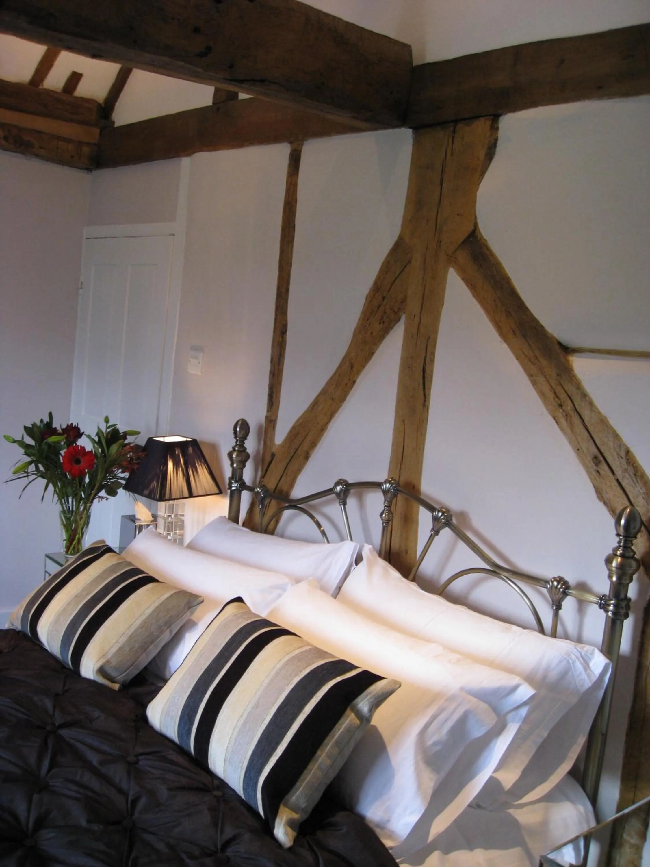 Bed in The Nags Head Hotel