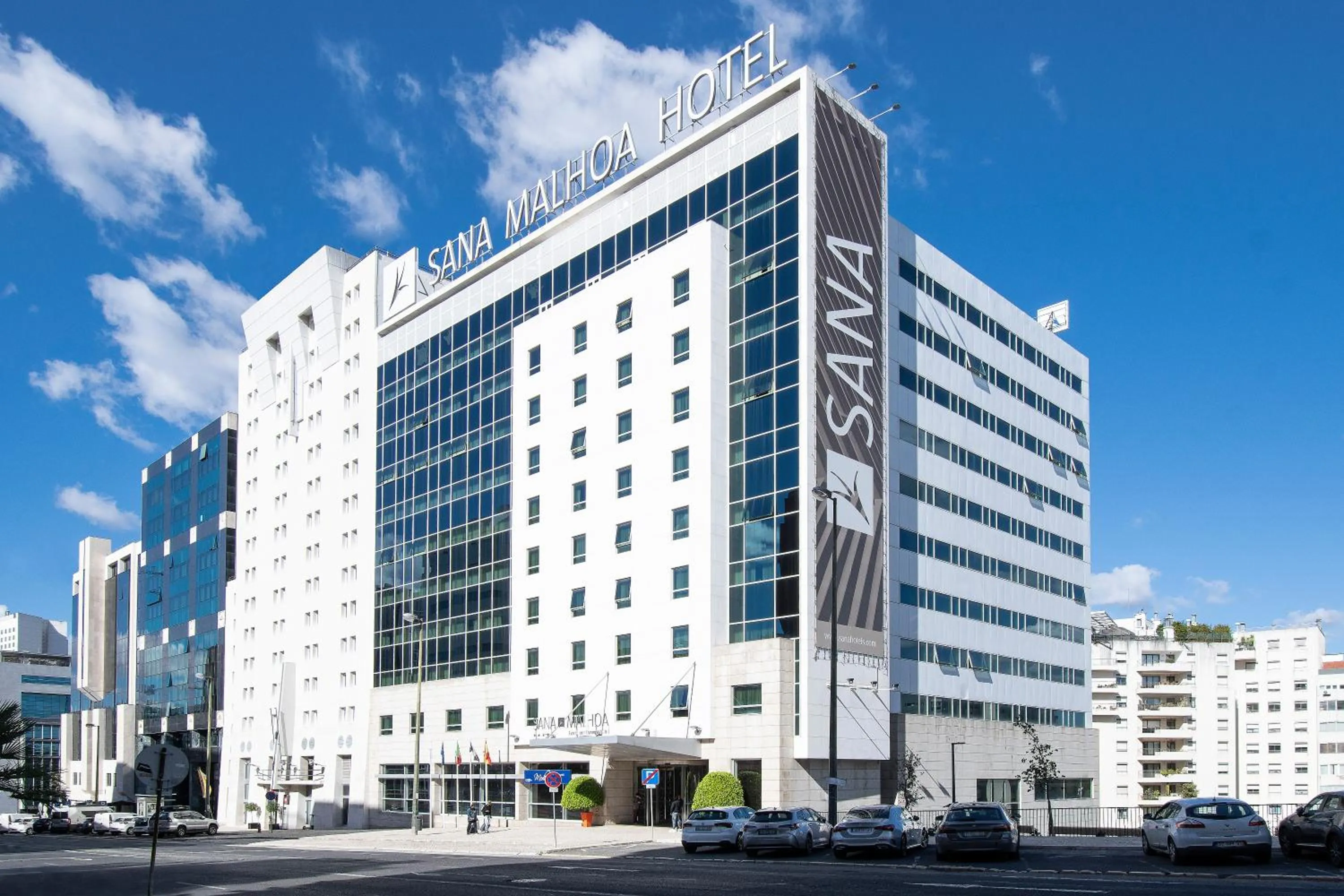 Property building in SANA Malhoa Hotel