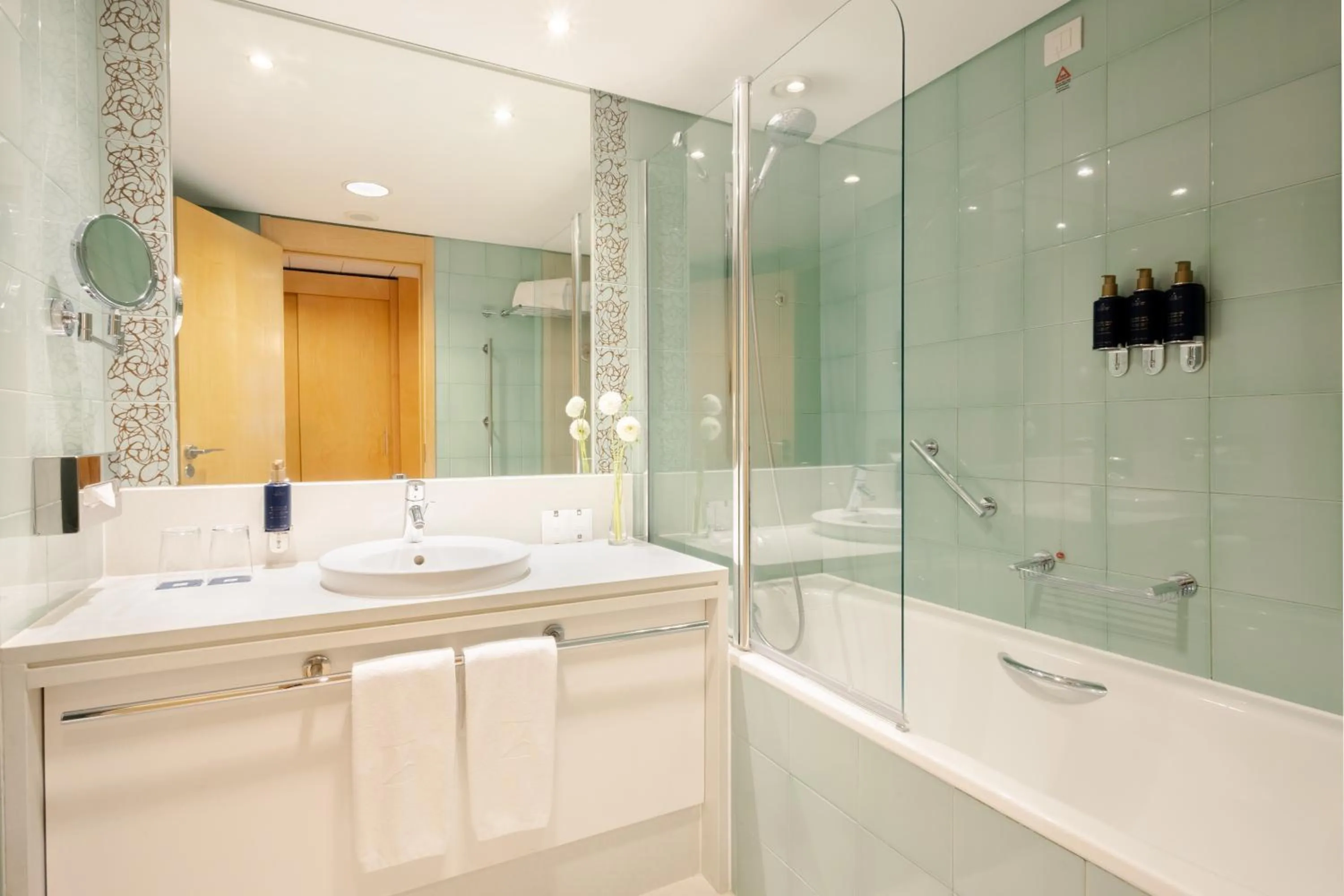 Bathroom in SANA Malhoa Hotel