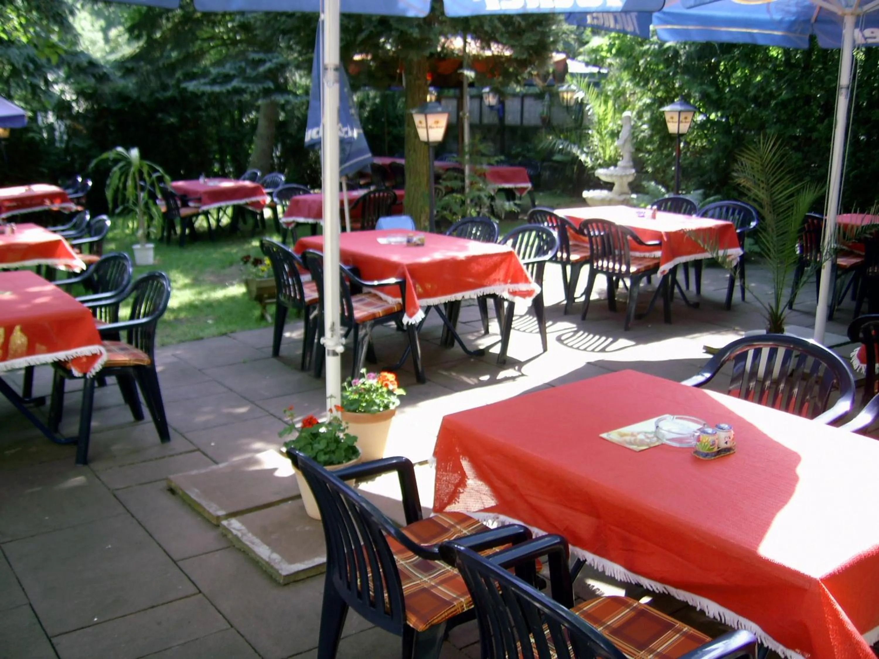 Restaurant/places to eat in Hotel-Restaurant Hellmann