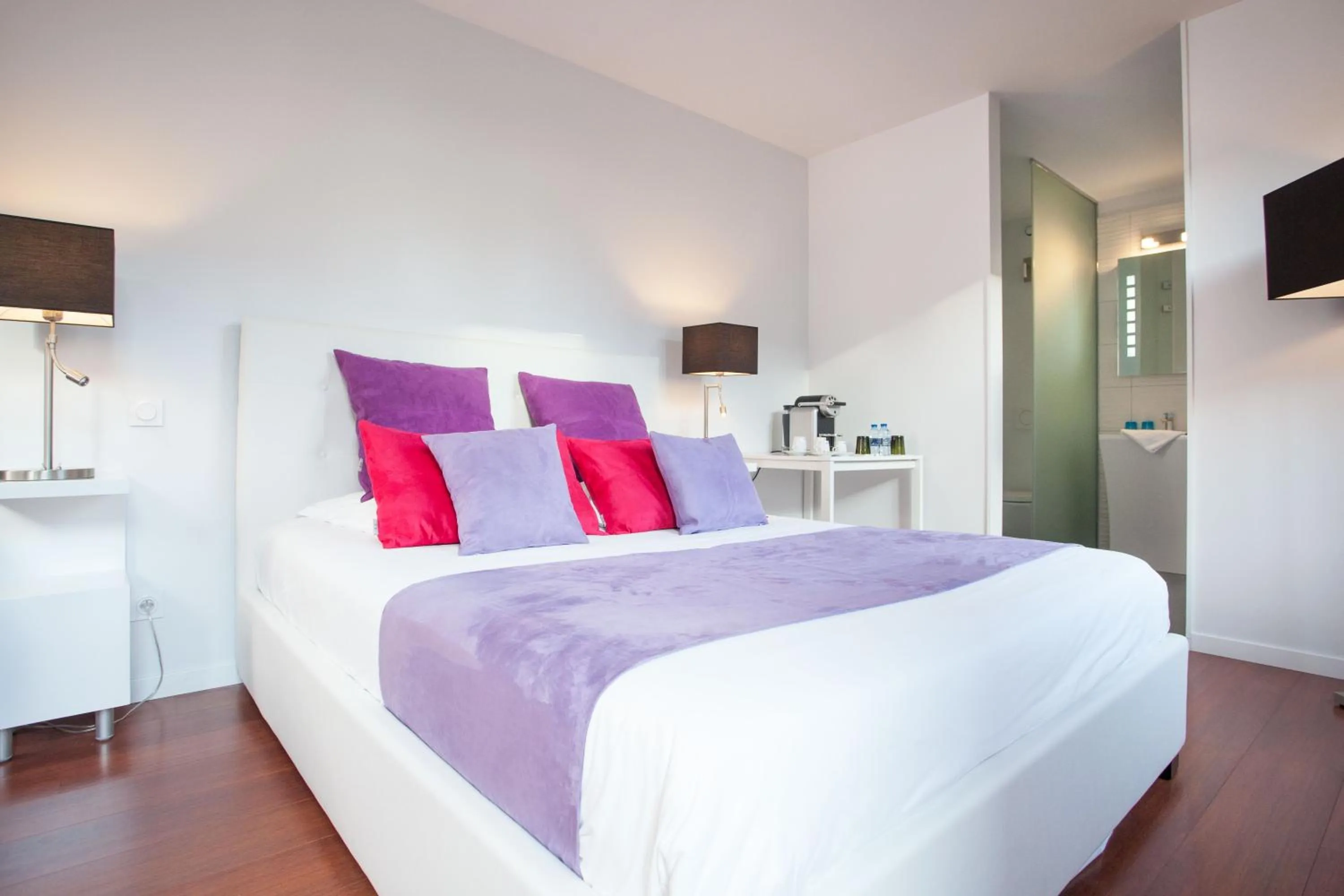 Bedroom, Bed in L'Esplanade Lille