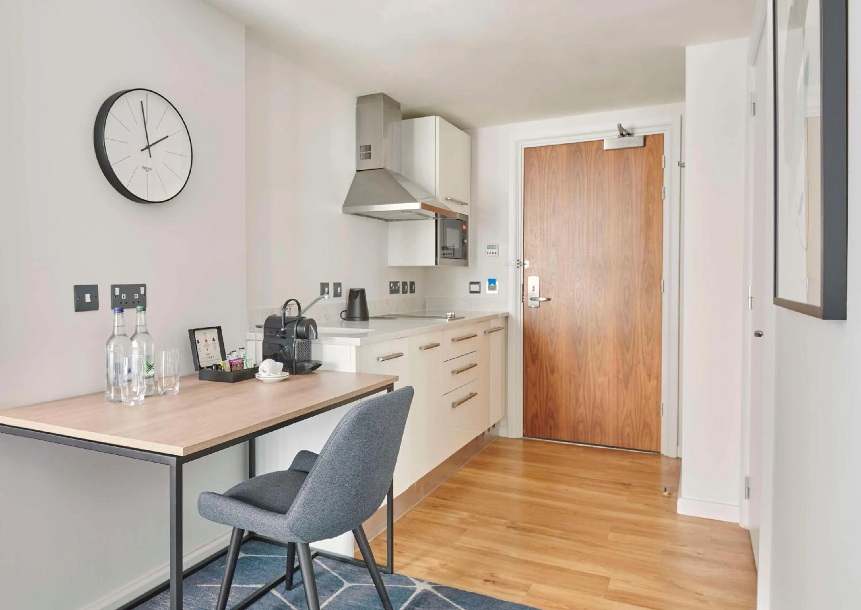 Photo of the whole room in Hyatt House London Stratford - Aparthotel