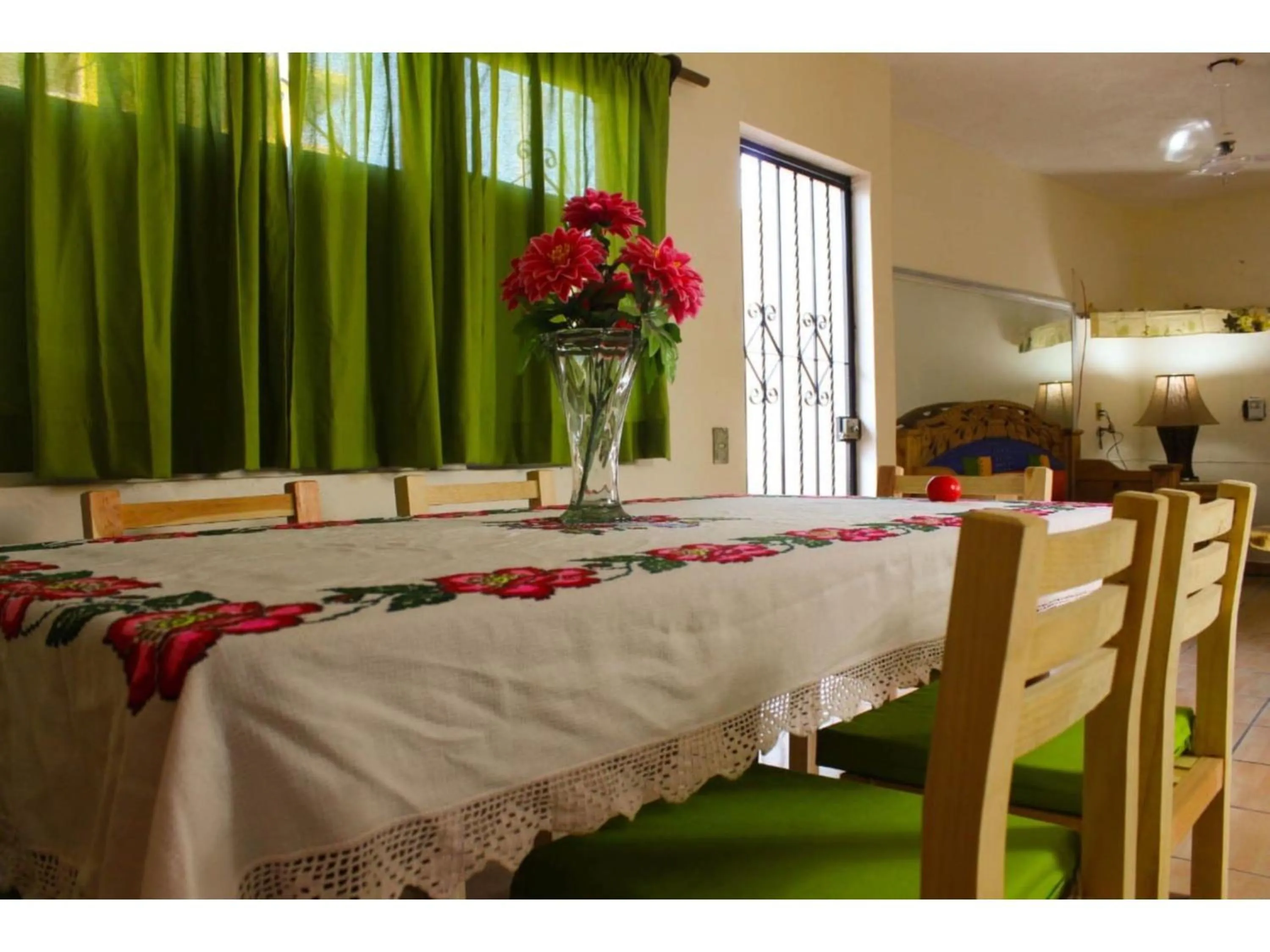 Dining area in OYO Hotel Cannacare