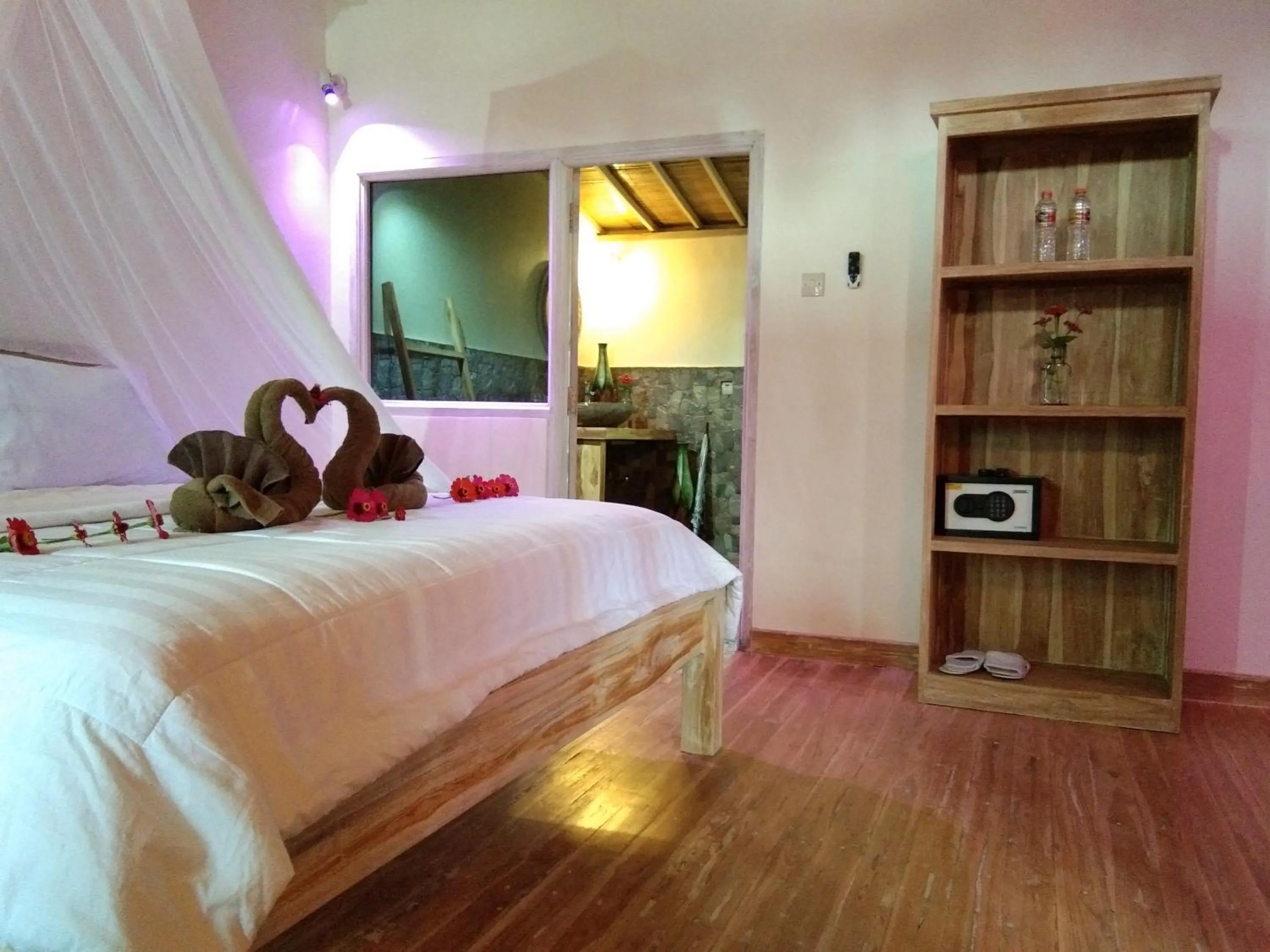 Bedroom, Bed in Tetebatu Flush Harmony