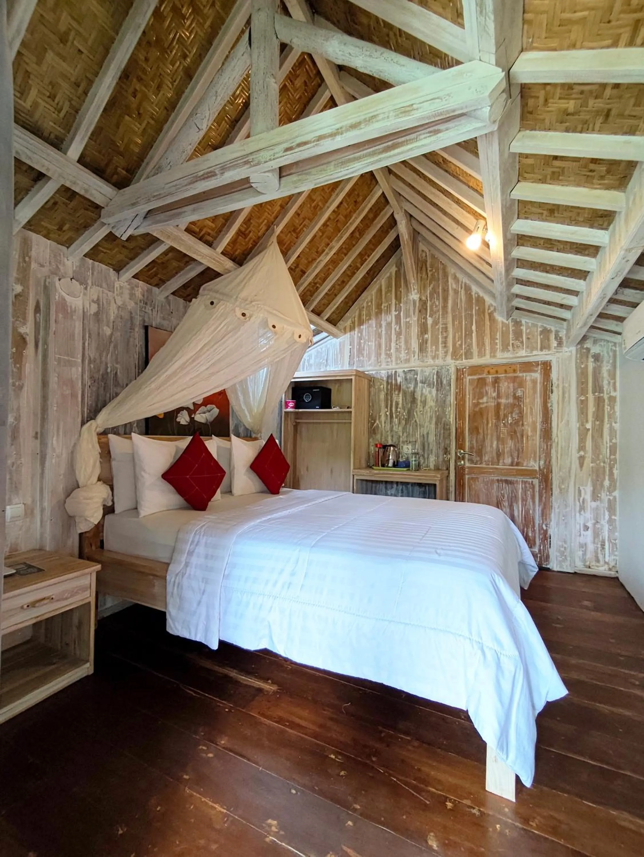 Bed in Tetebatu Flush Harmony