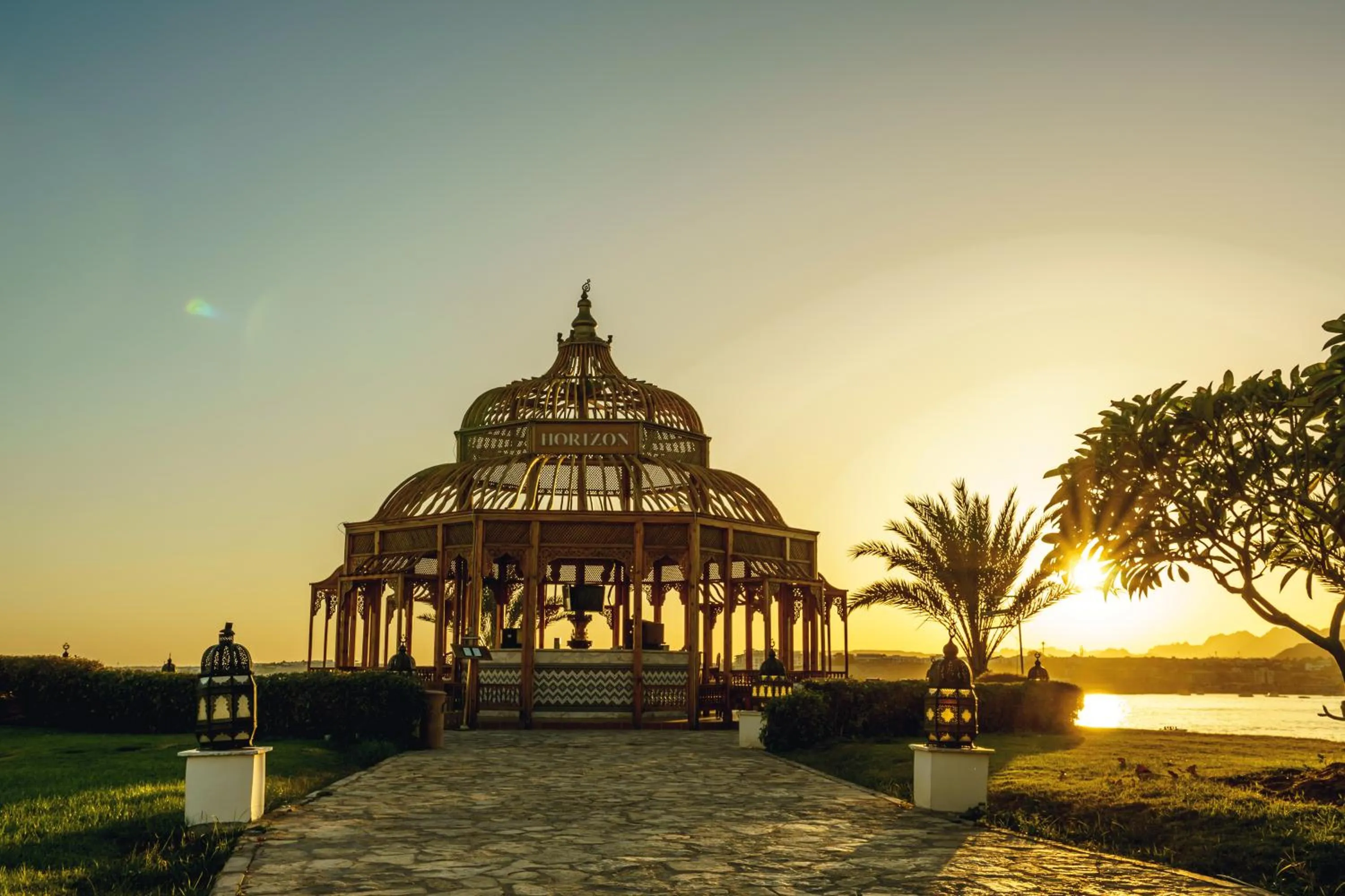 Lounge or bar in Movenpick Resort Sharm El Sheikh