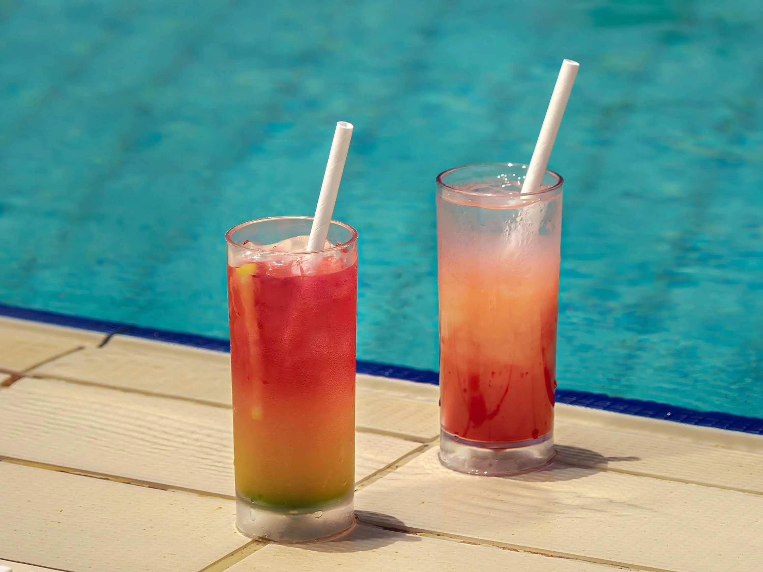 Lounge or bar in Movenpick Resort Sharm El Sheikh