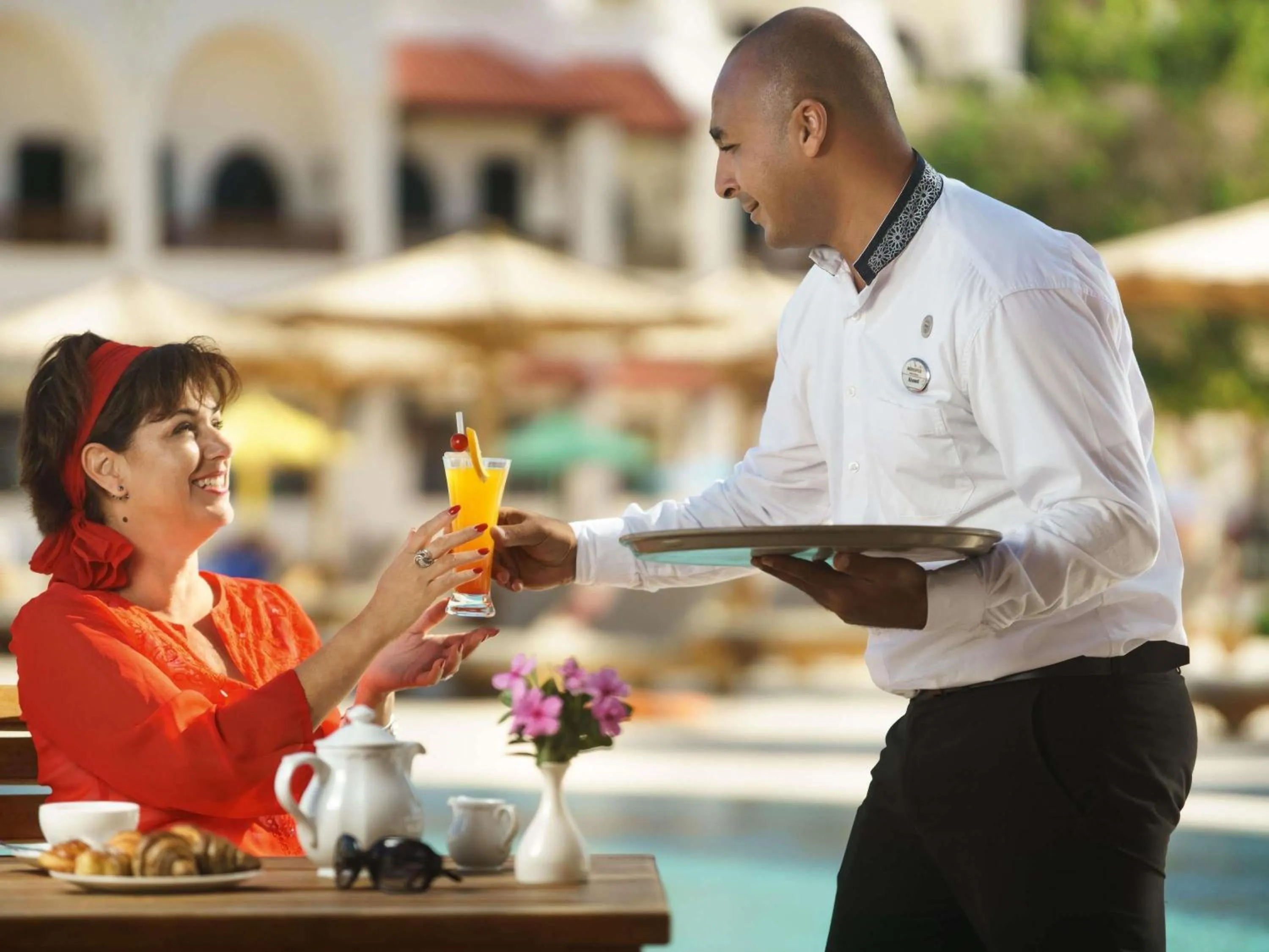 Lounge or bar in Movenpick Resort Sharm El Sheikh