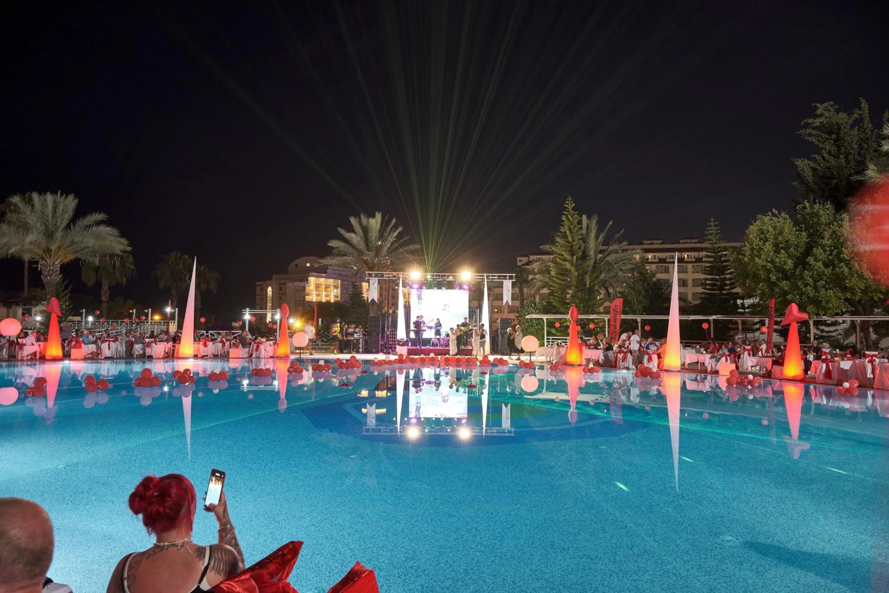 Nightclub / DJ in Seaden Corolla Hotel