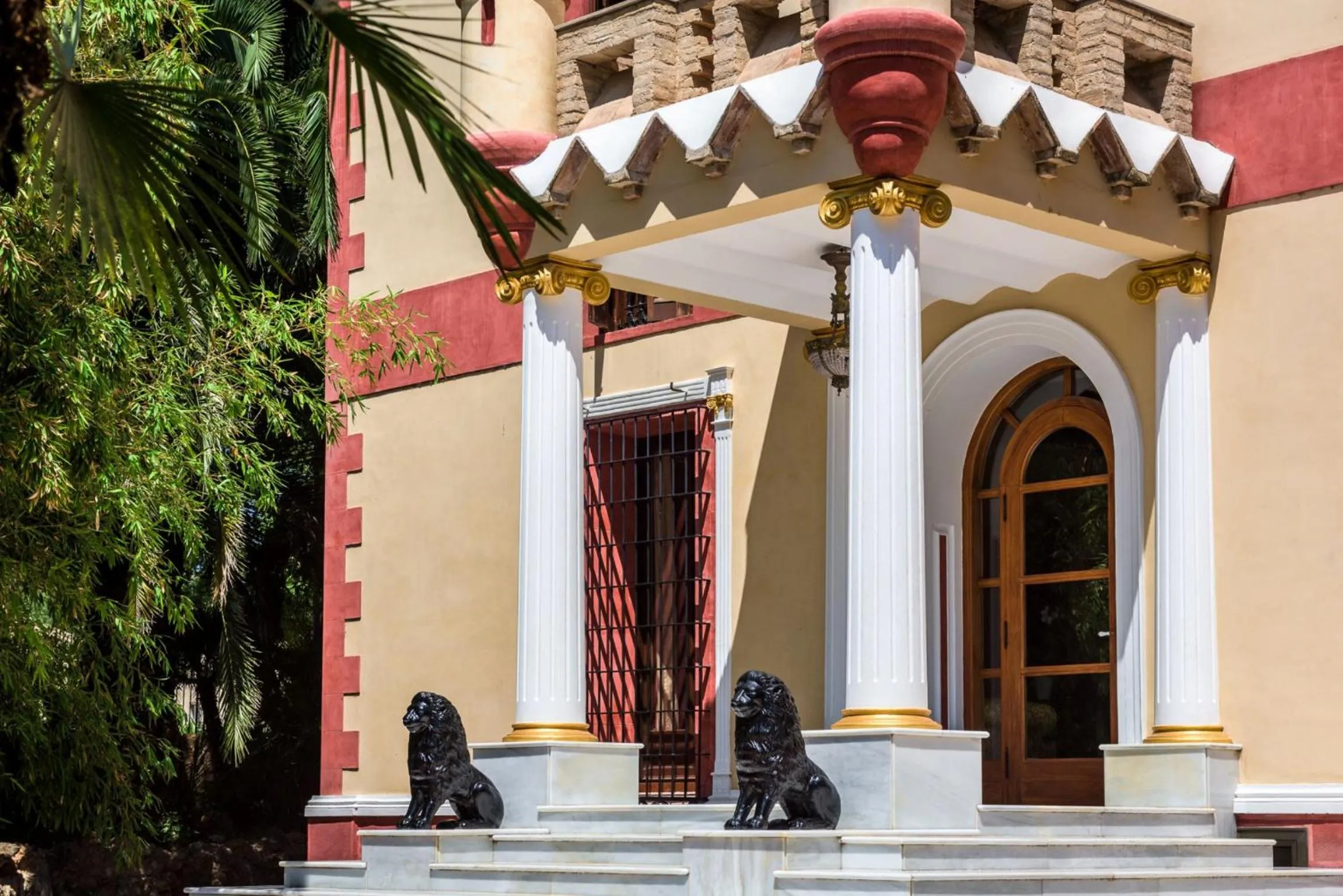 Facade/entrance in Hotel Villa Retiro