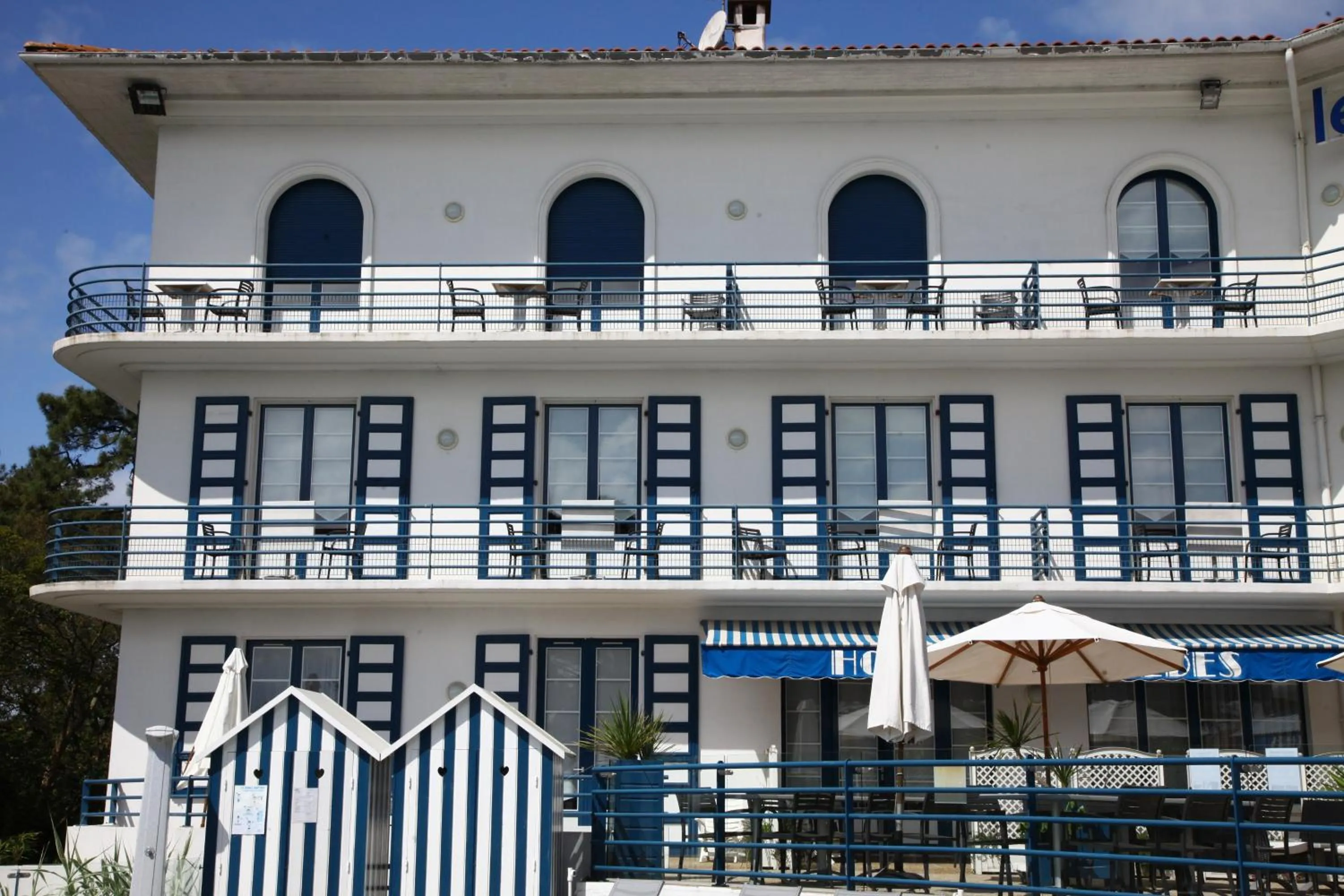 Facade/entrance in Hotel Mercedes