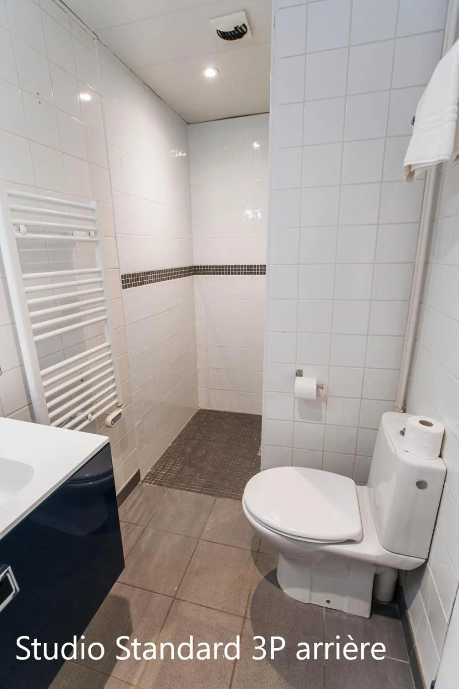 Shower in Hotel Mercedes