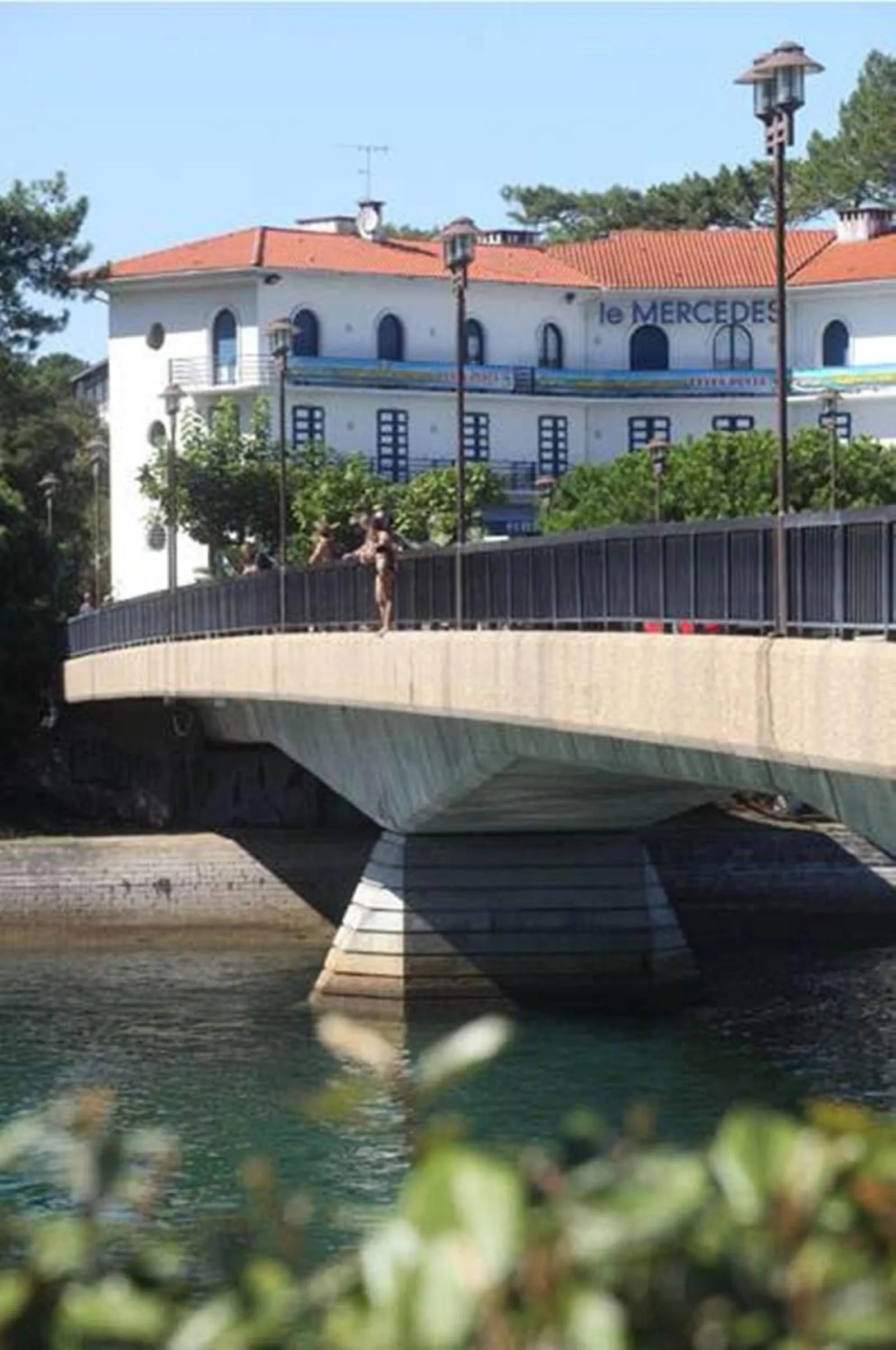 Property building in Hotel Mercedes