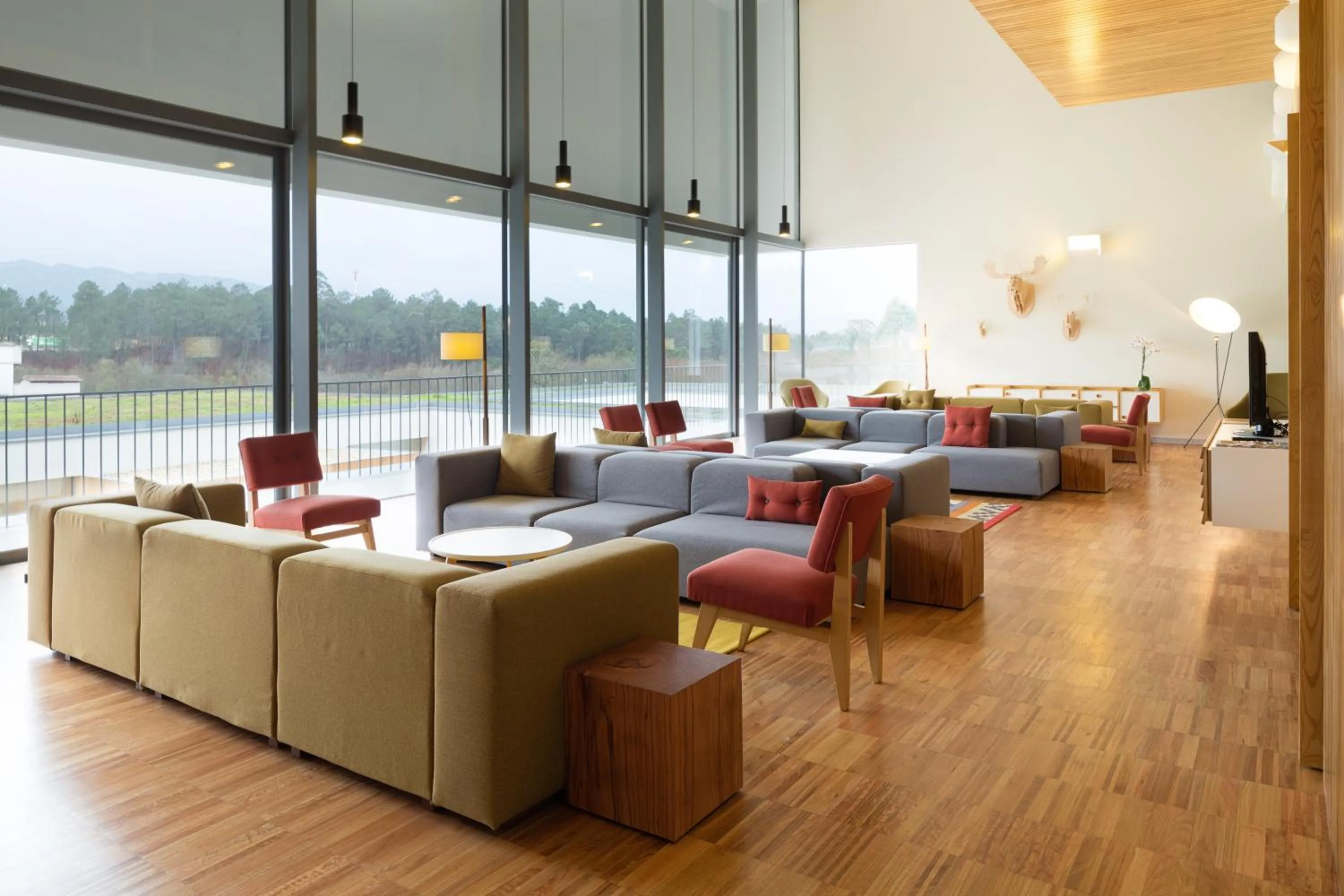 Communal lounge/ TV room in Hotel Minho