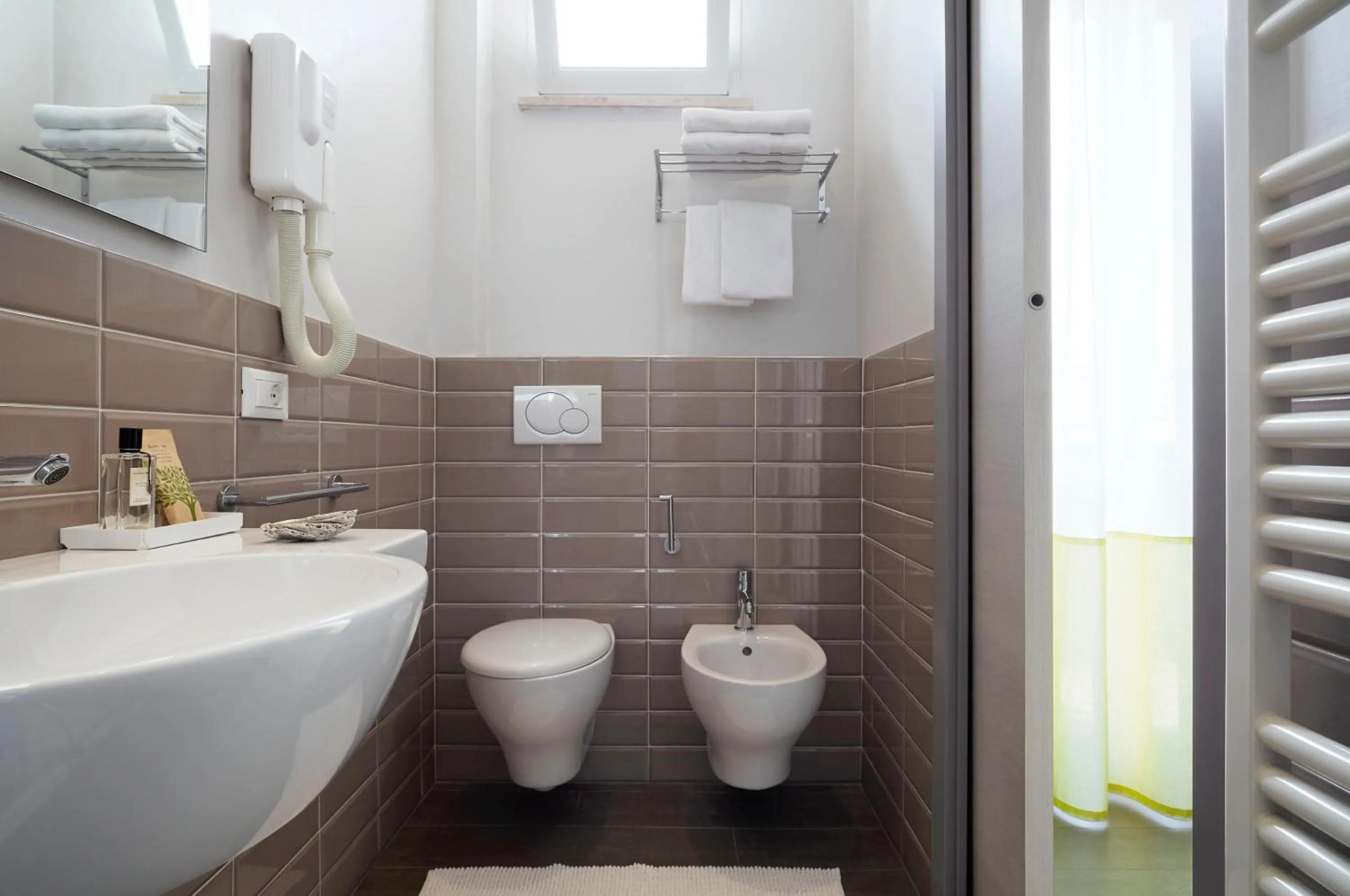 Bathroom in Hotel Madison