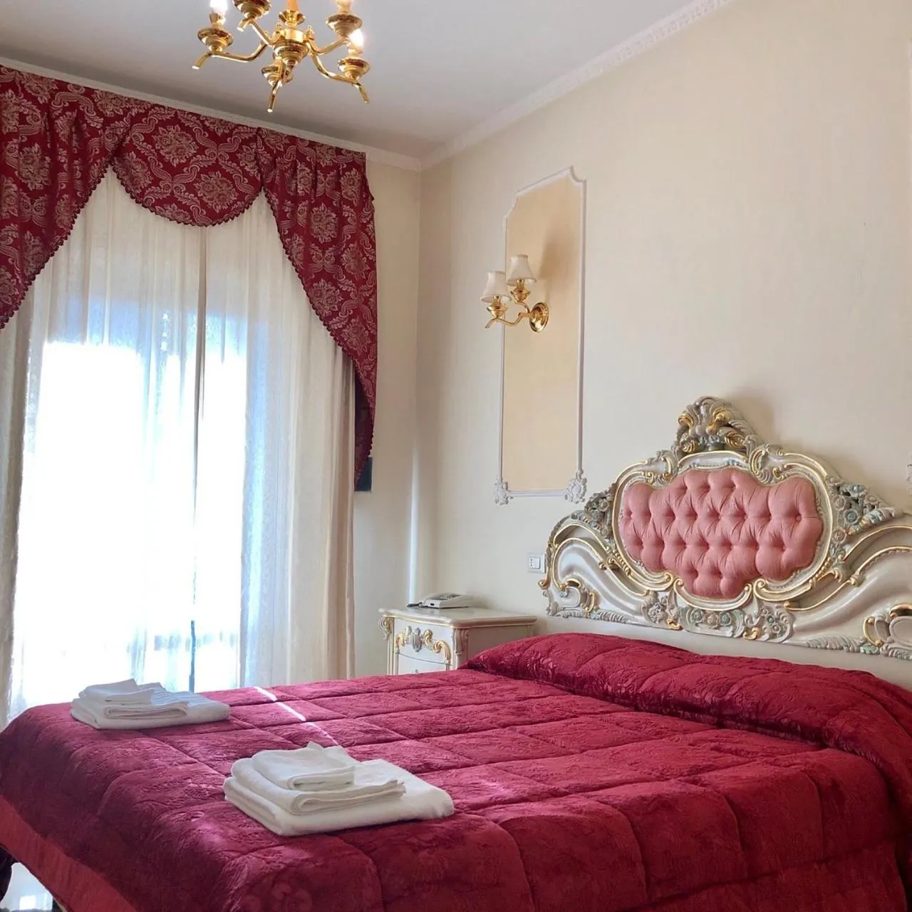 Bedroom, Bed in Colosseo Rooms Imperial Rome