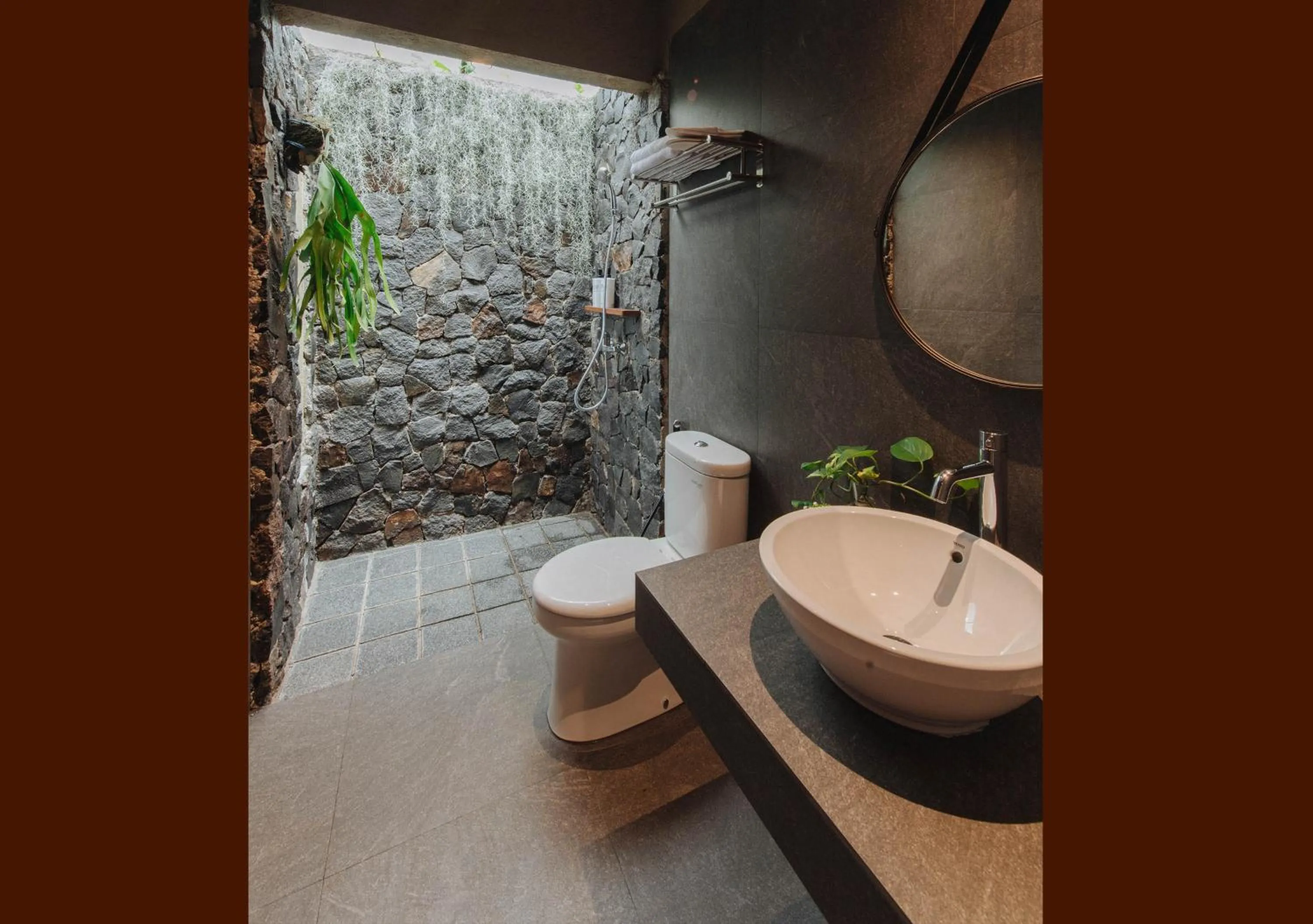 Kampuh Becik Villas - Villa Camelia (Deluxe: Twin Bed) in Taman Wisata Bougenville by Kozystay