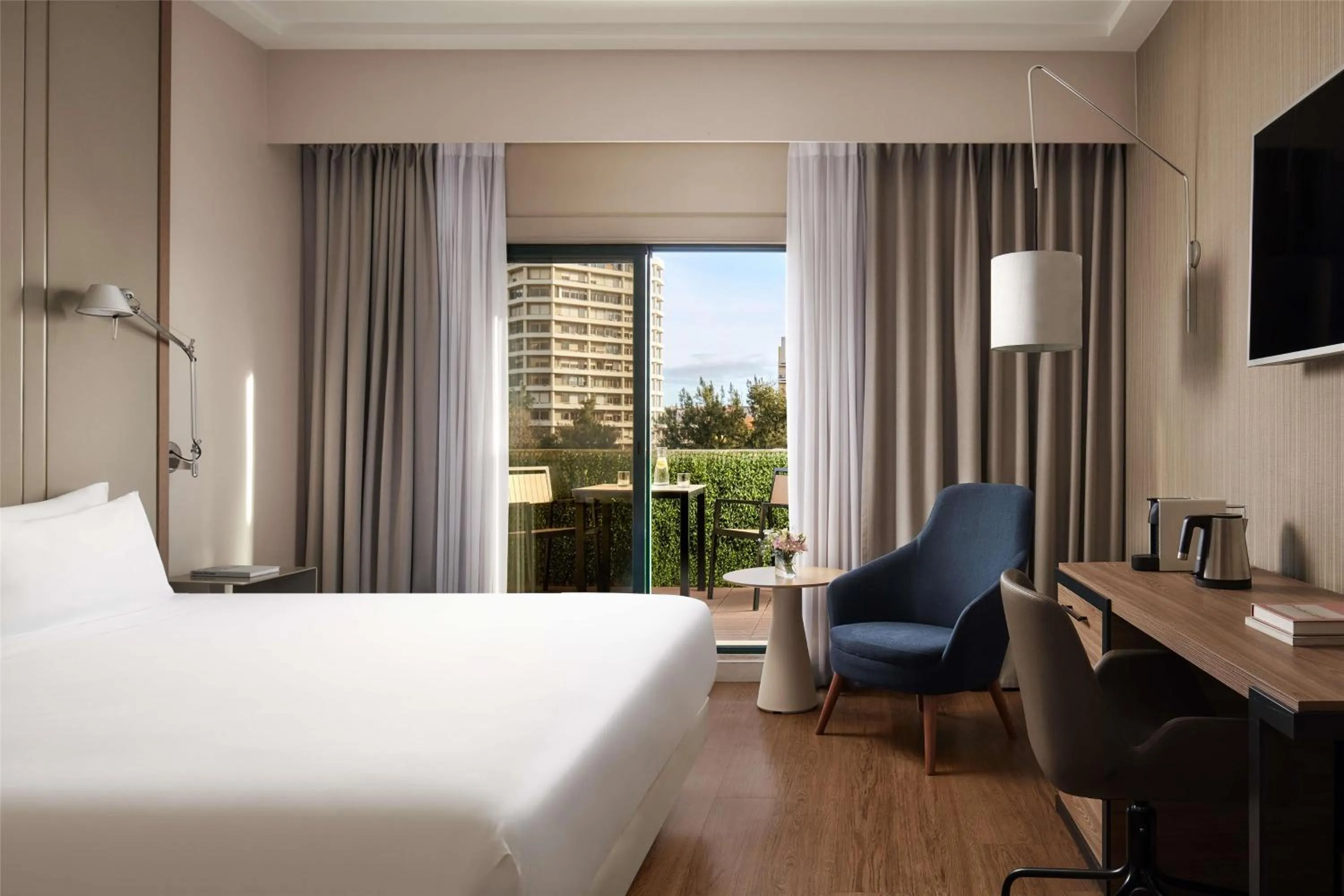 Bedroom, Bed in NH Lisboa Campo Grande