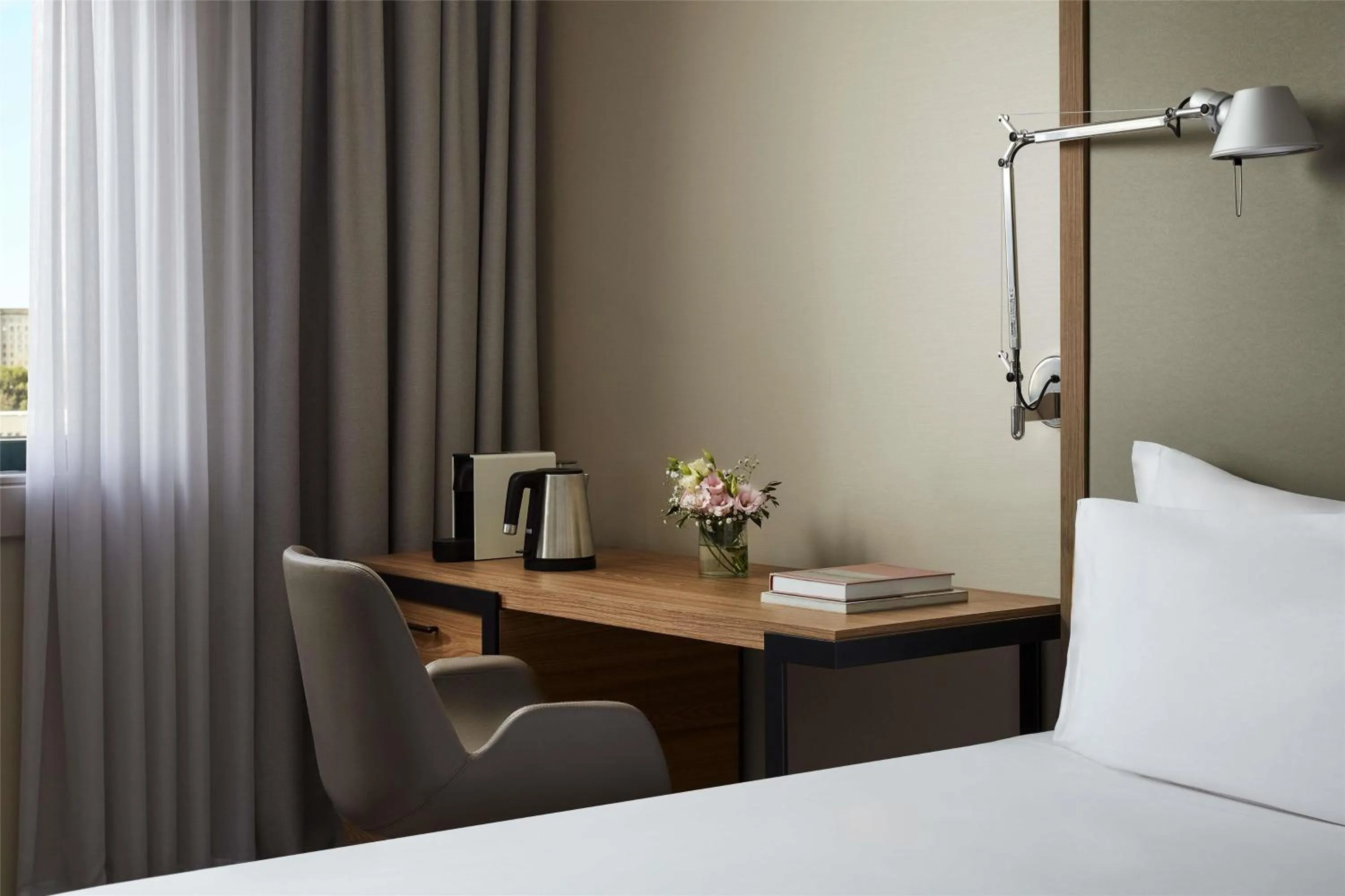 Bedroom, Bed in NH Lisboa Campo Grande