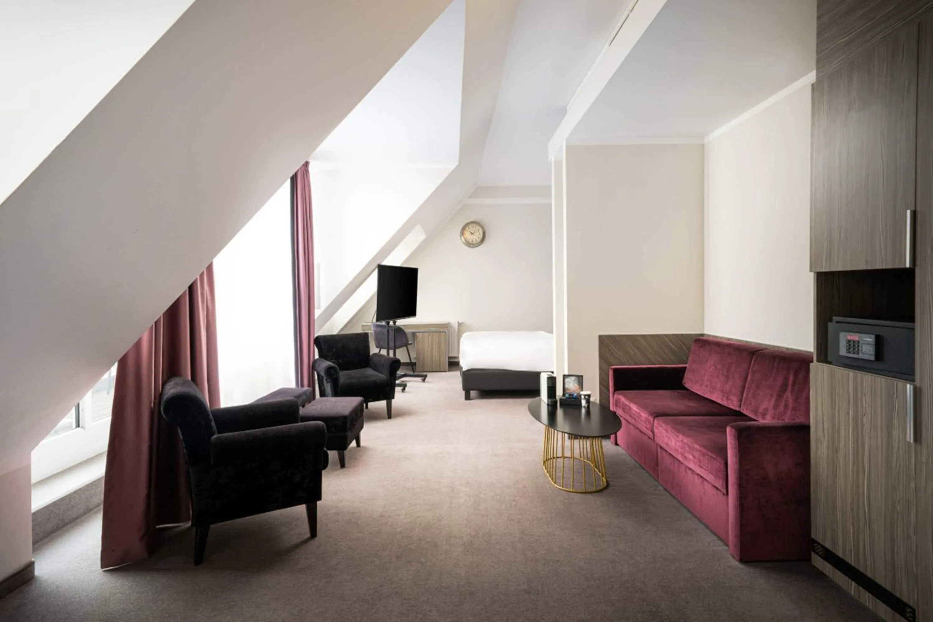 Photo of the whole room in elaya hotel vienna city west, Trademark by Wyndham