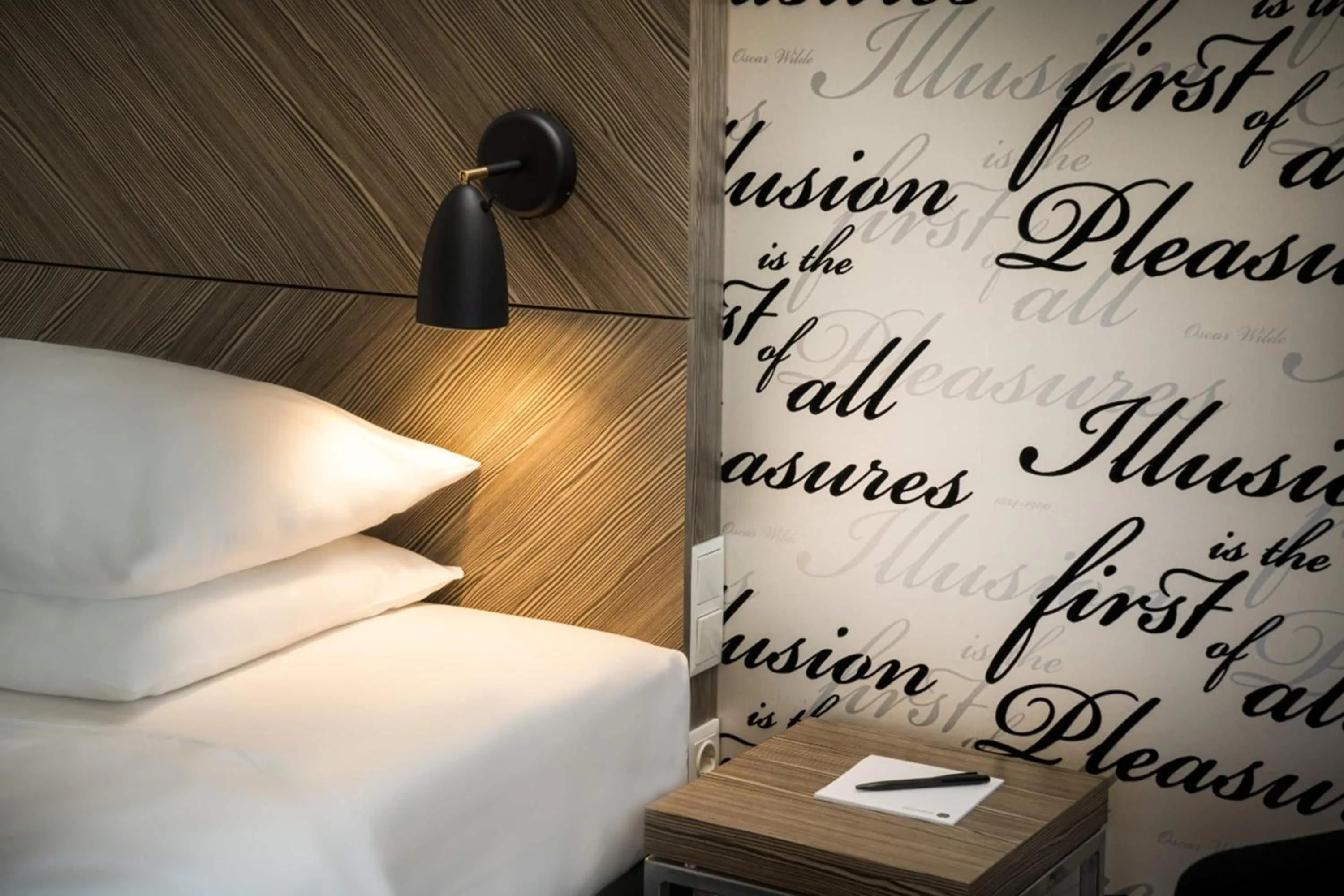 Photo of the whole room, Bed in elaya hotel vienna city west, Trademark by Wyndham