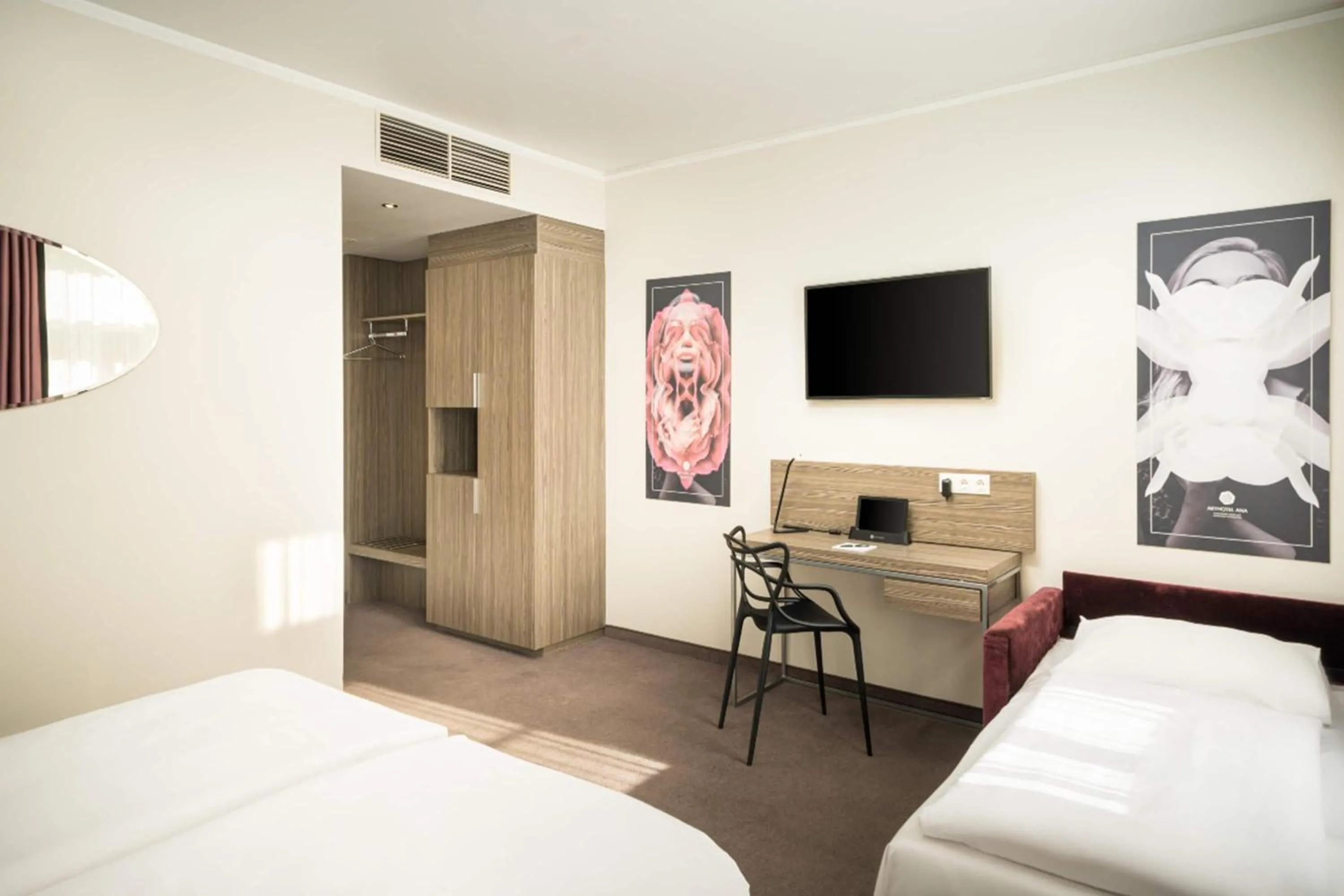 Photo of the whole room, Bed in elaya hotel vienna city west, Trademark by Wyndham
