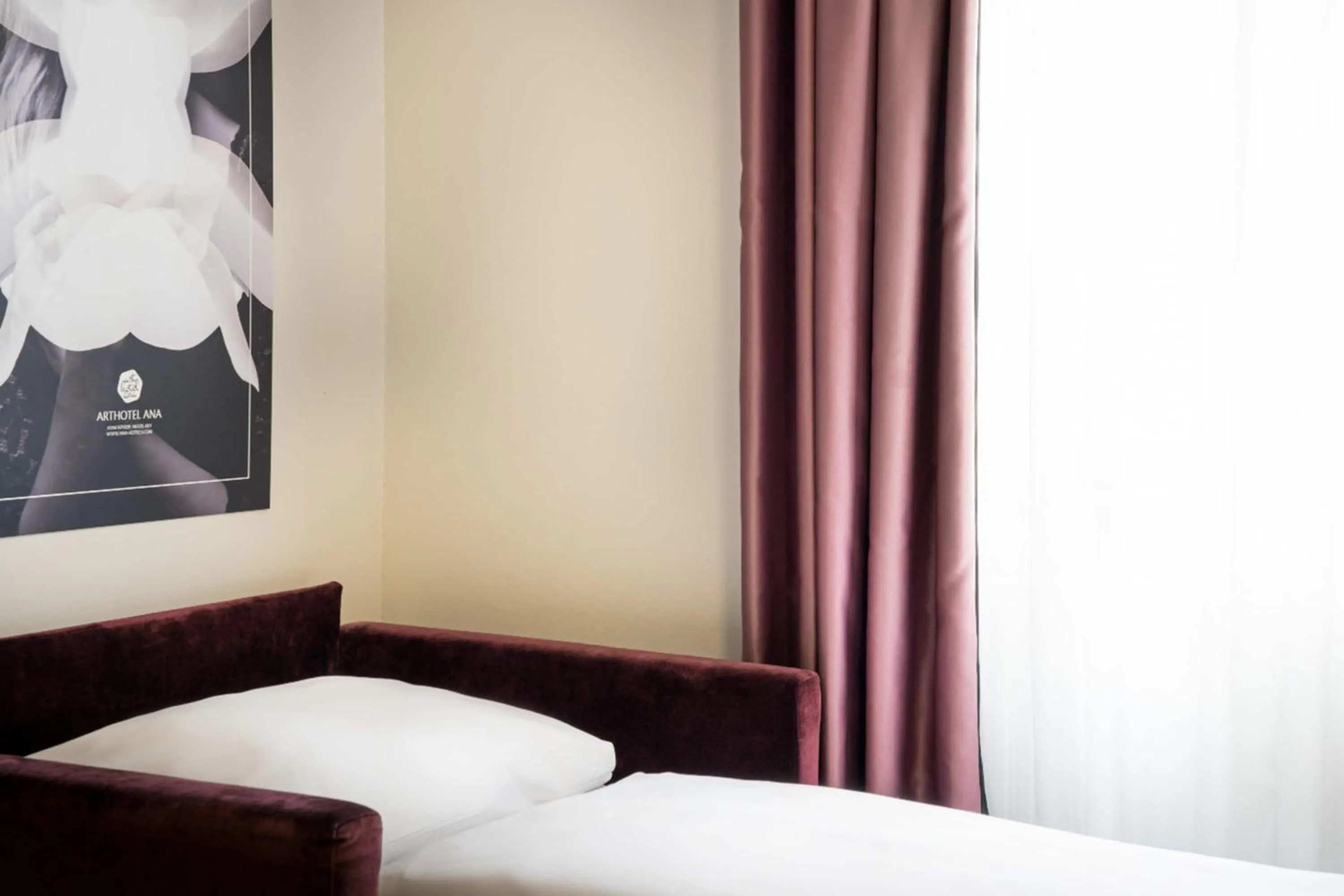 Photo of the whole room, Bed in elaya hotel vienna city west, Trademark by Wyndham