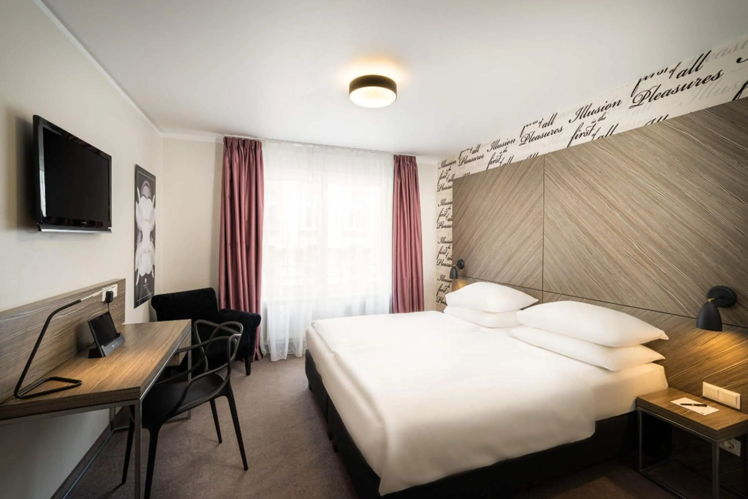 Photo of the whole room, Bed in elaya hotel vienna city west, Trademark by Wyndham