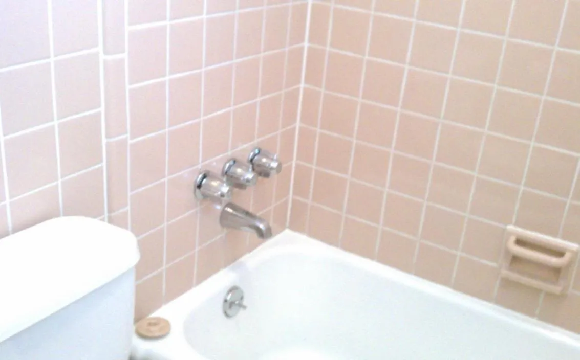 Bathroom in Valley Motel Pittsburgh