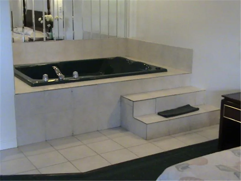 Decorative detail in Valley Motel Pittsburgh