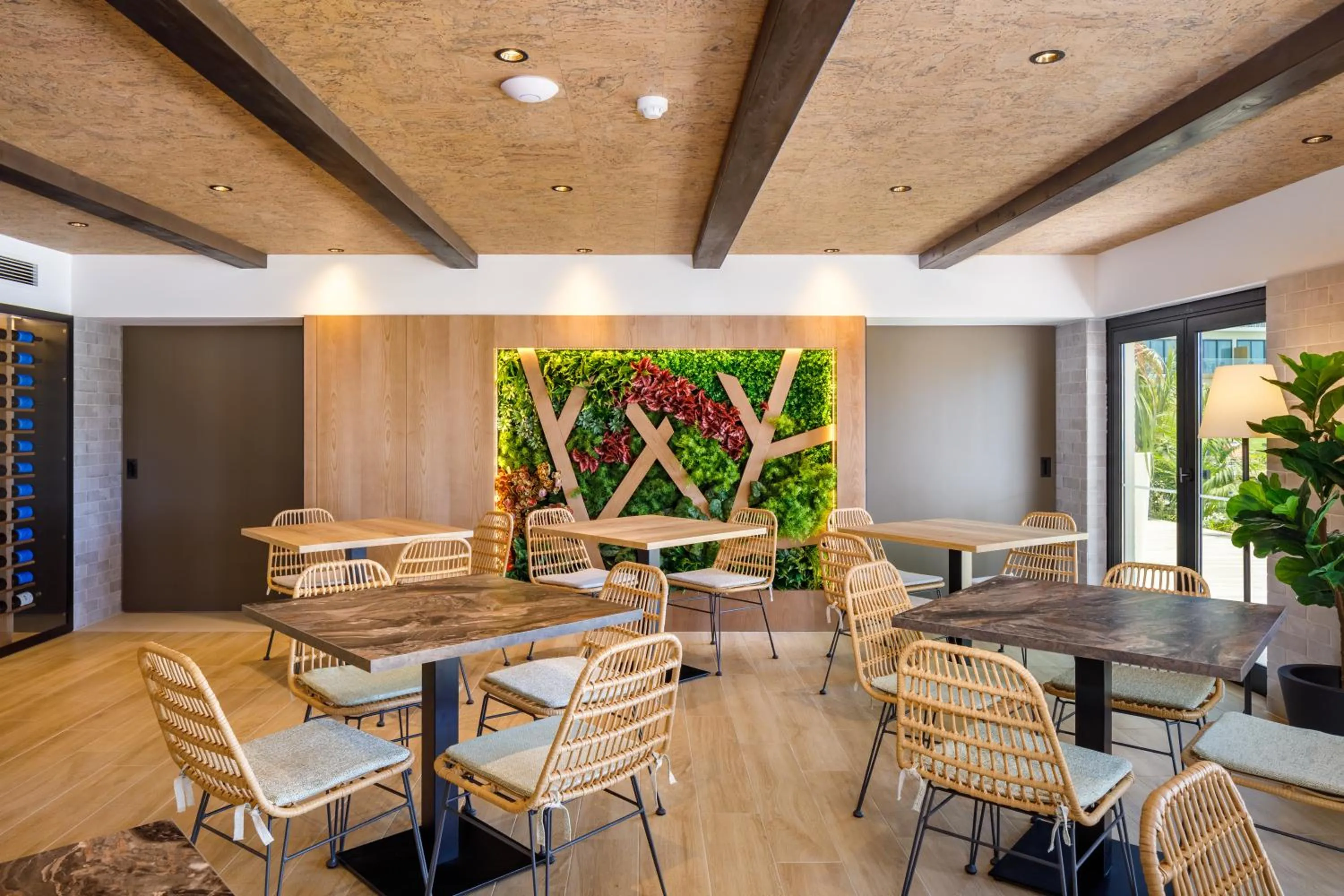 Restaurant/places to eat in AP Cabanas Beach & Nature - Adults Friendly