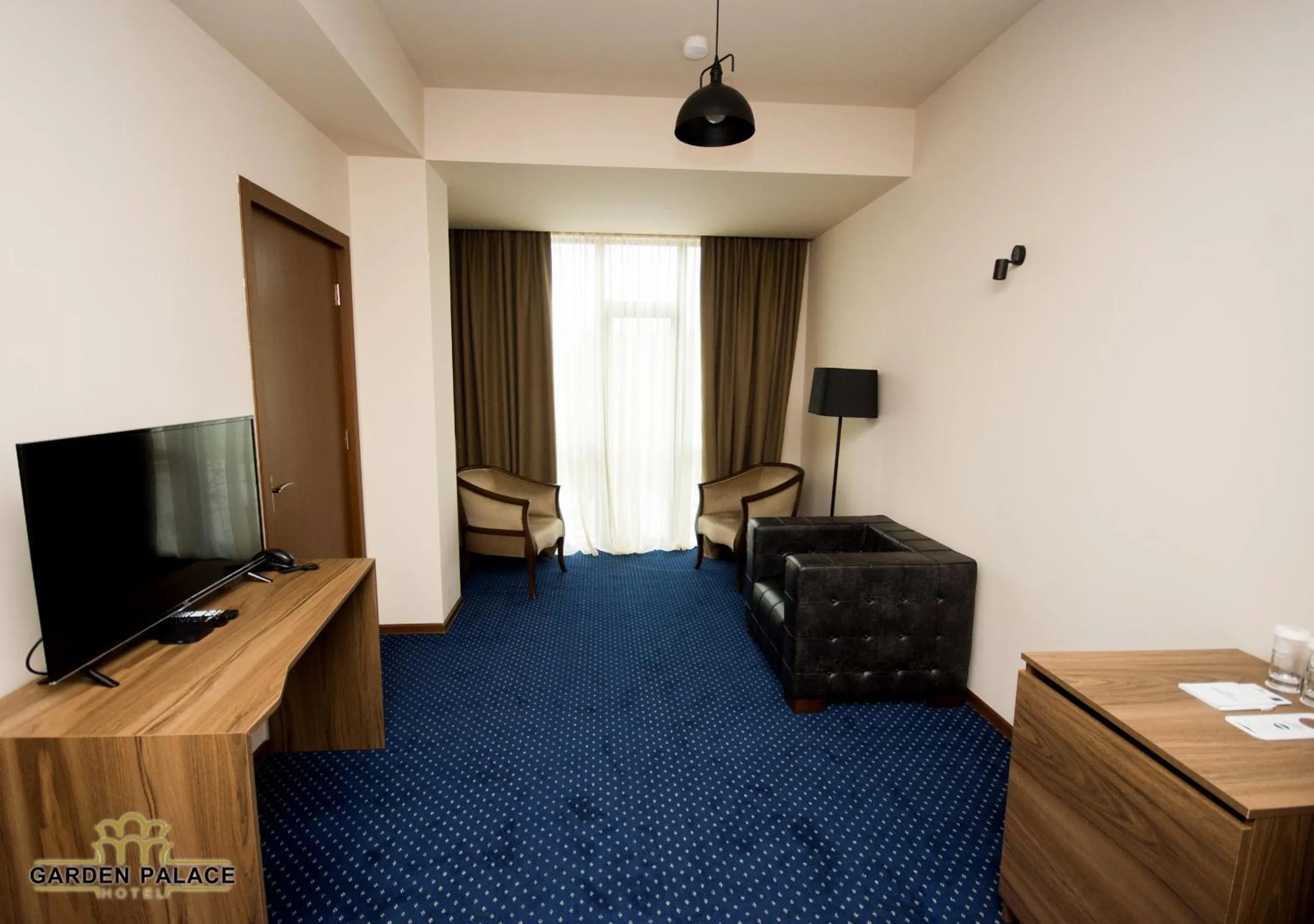 Communal lounge/ TV room in Garden Palace