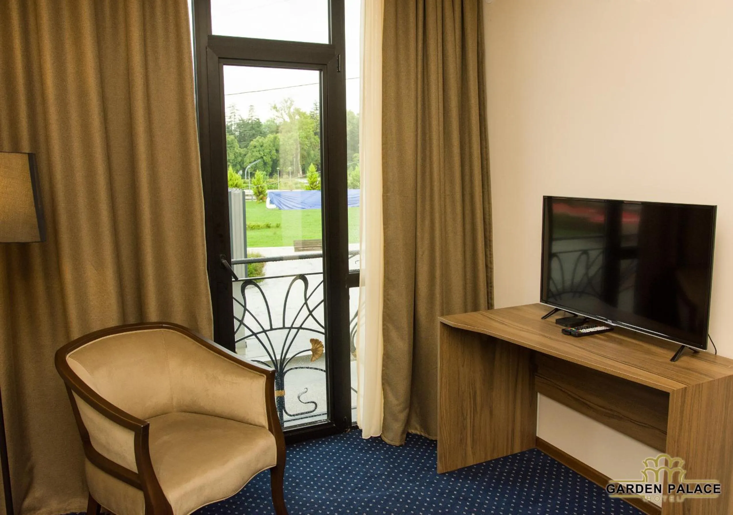 Communal lounge/ TV room in Garden Palace