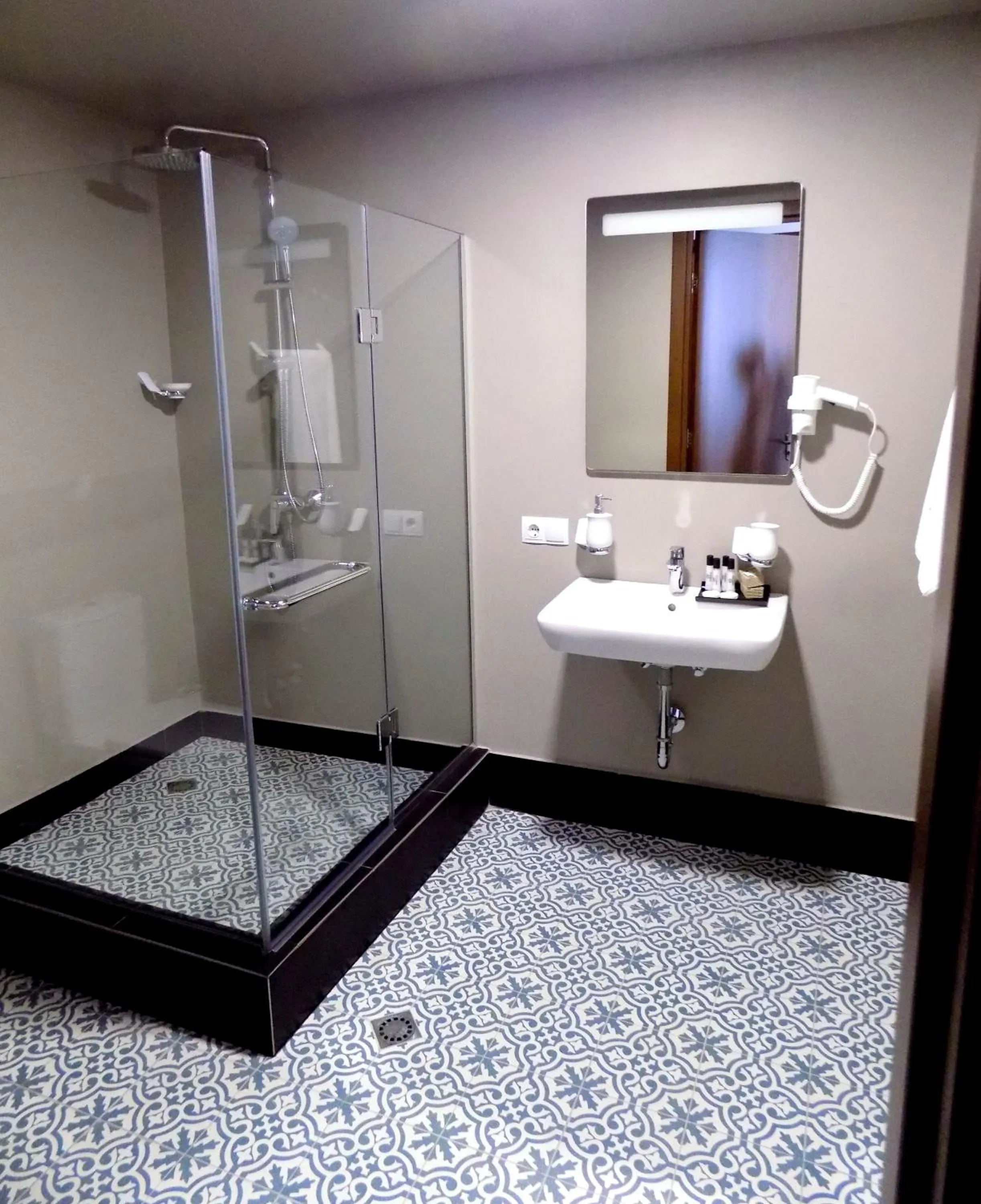 Bathroom in Garden Palace