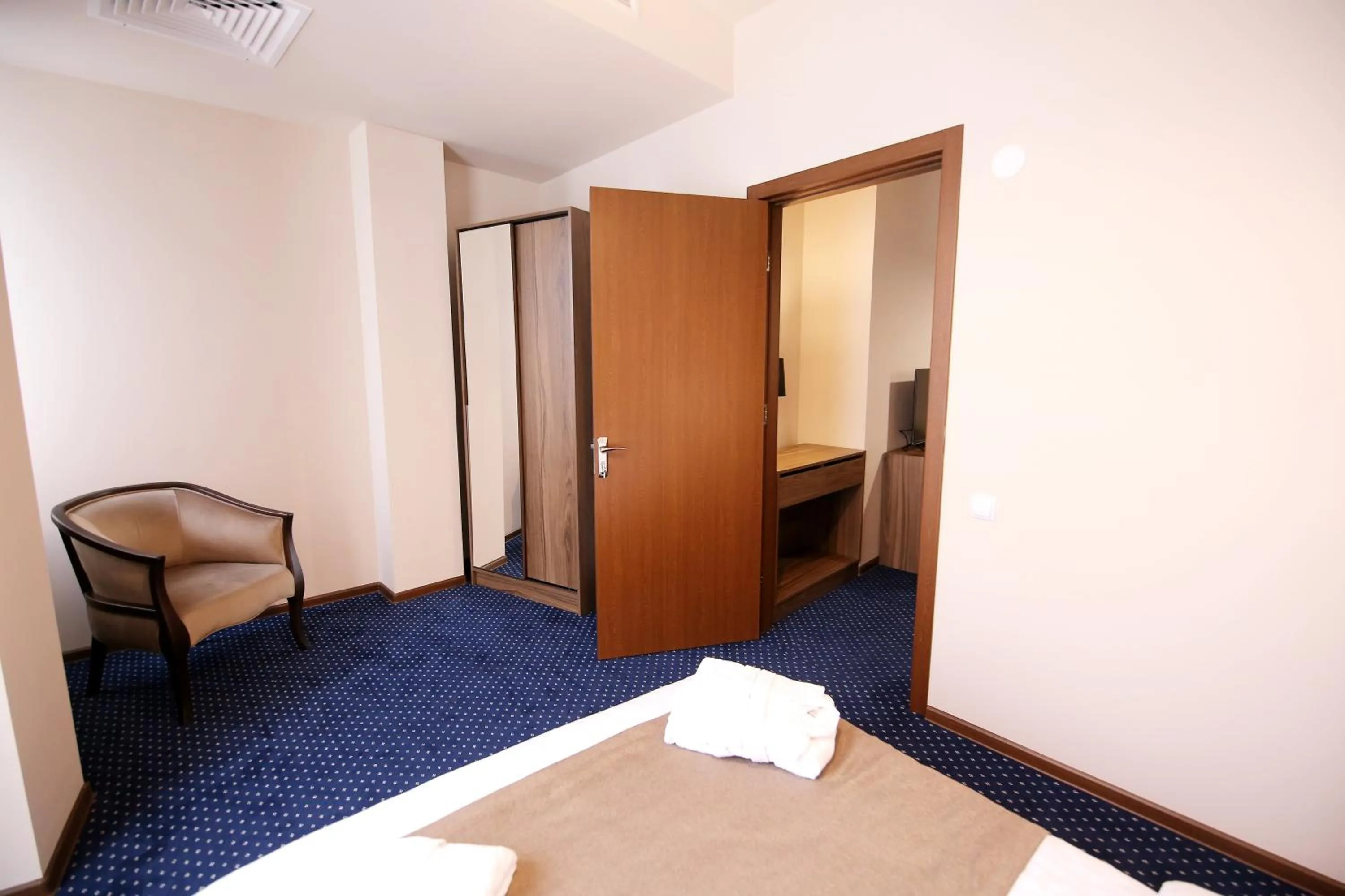 Bed in Garden Palace