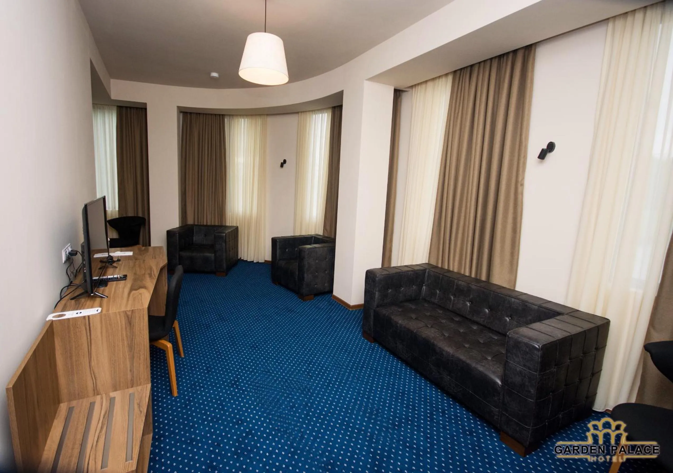 Communal lounge/ TV room in Garden Palace