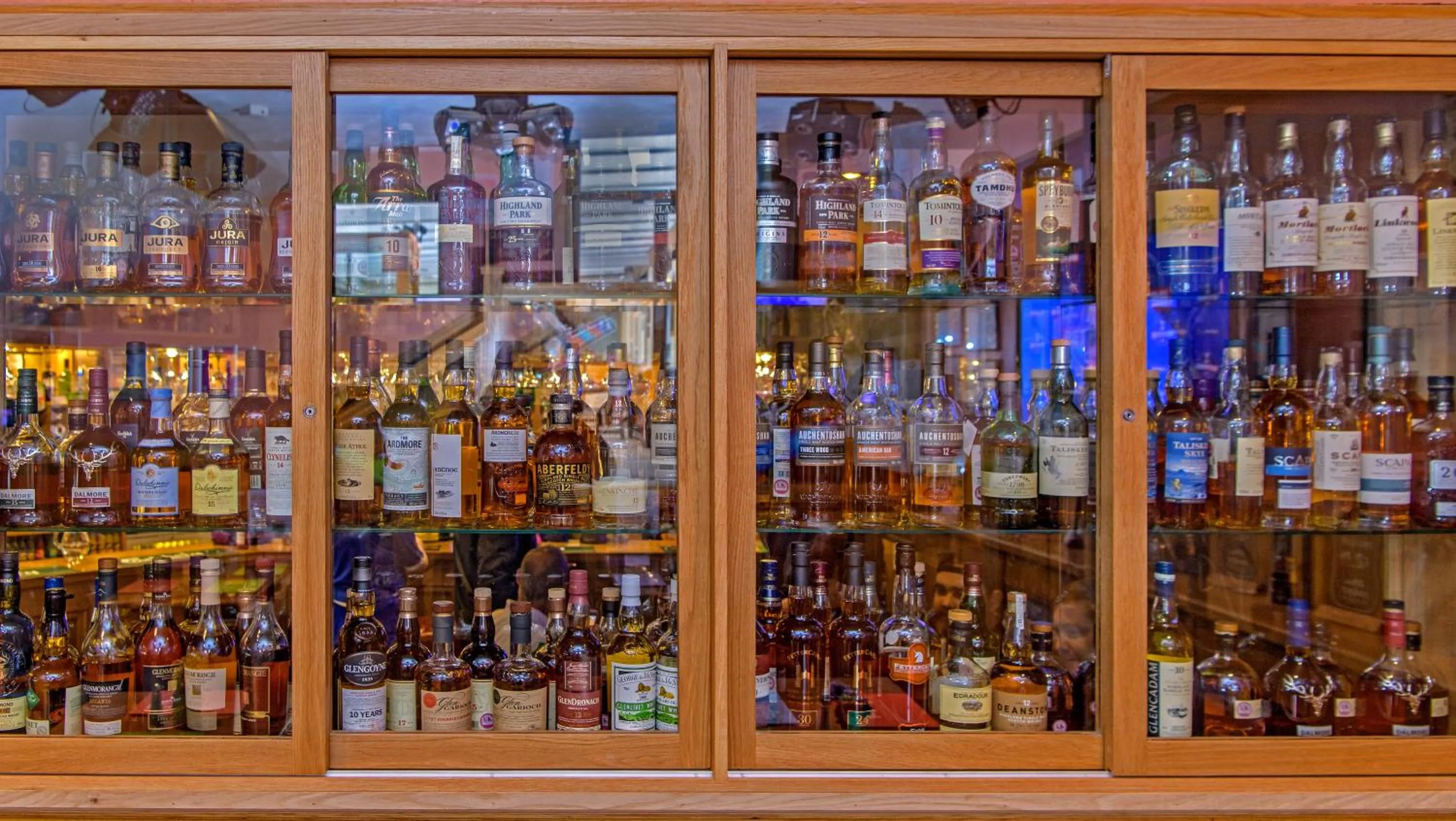 Alcoholic drinks in Cheers Cafe Bar & Tavern