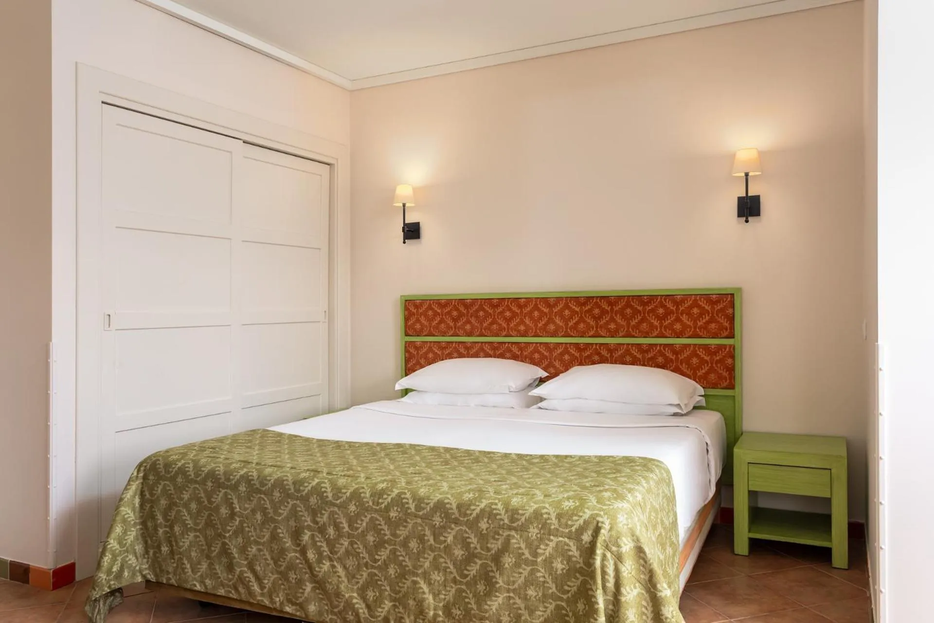 Bed in Grande Real Santa Eulalia Resort & Hotel Spa