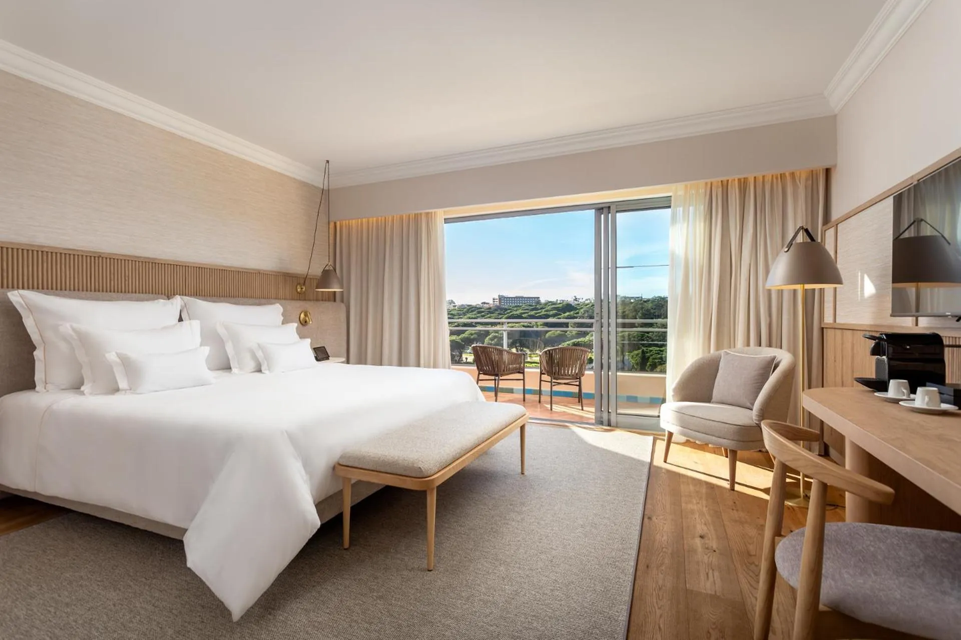 Coffee/tea facilities, Bed in Grande Real Santa Eulalia Resort & Hotel Spa